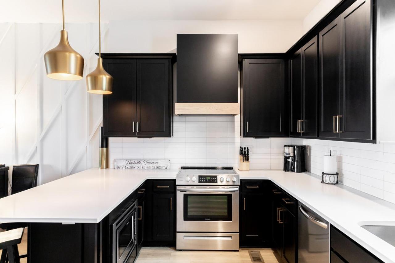Diamond Retreat Townhome with Garage 3 mi to Downtown view 4