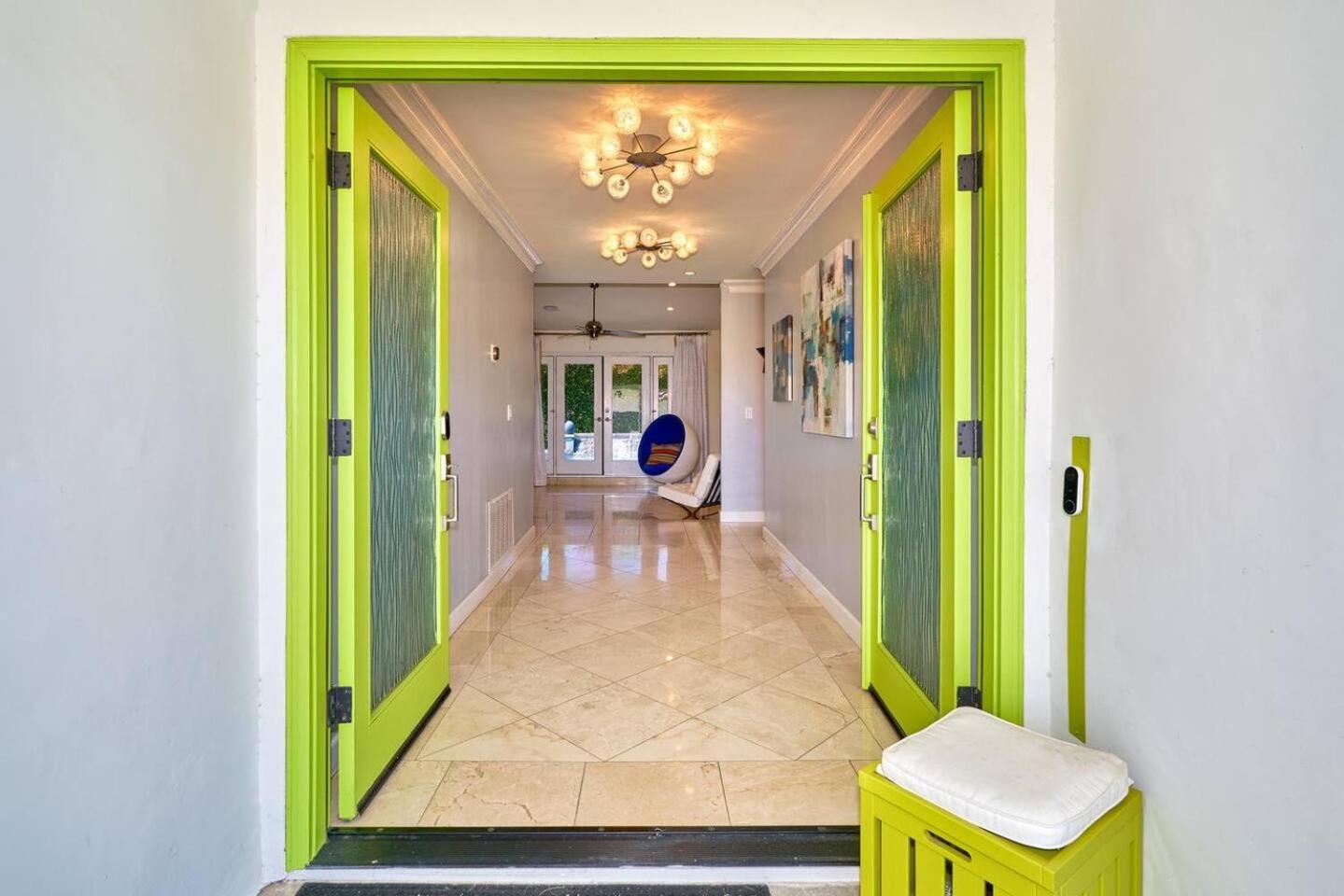 Hotel Pineapple Splash! Complete Privacy! Salt Pool! - Image 1