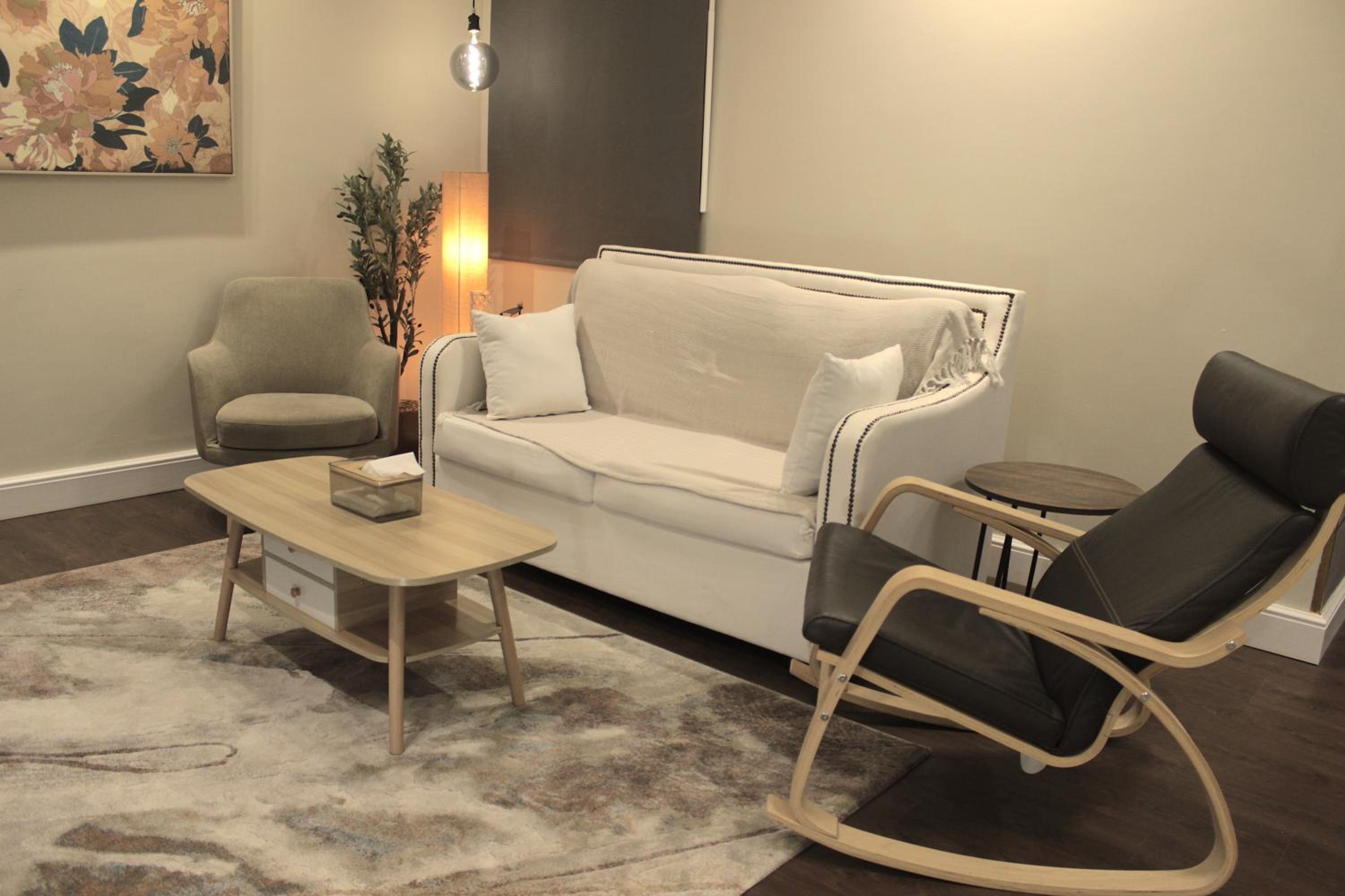 Cozy apartment, two bedroom, full kitchen
