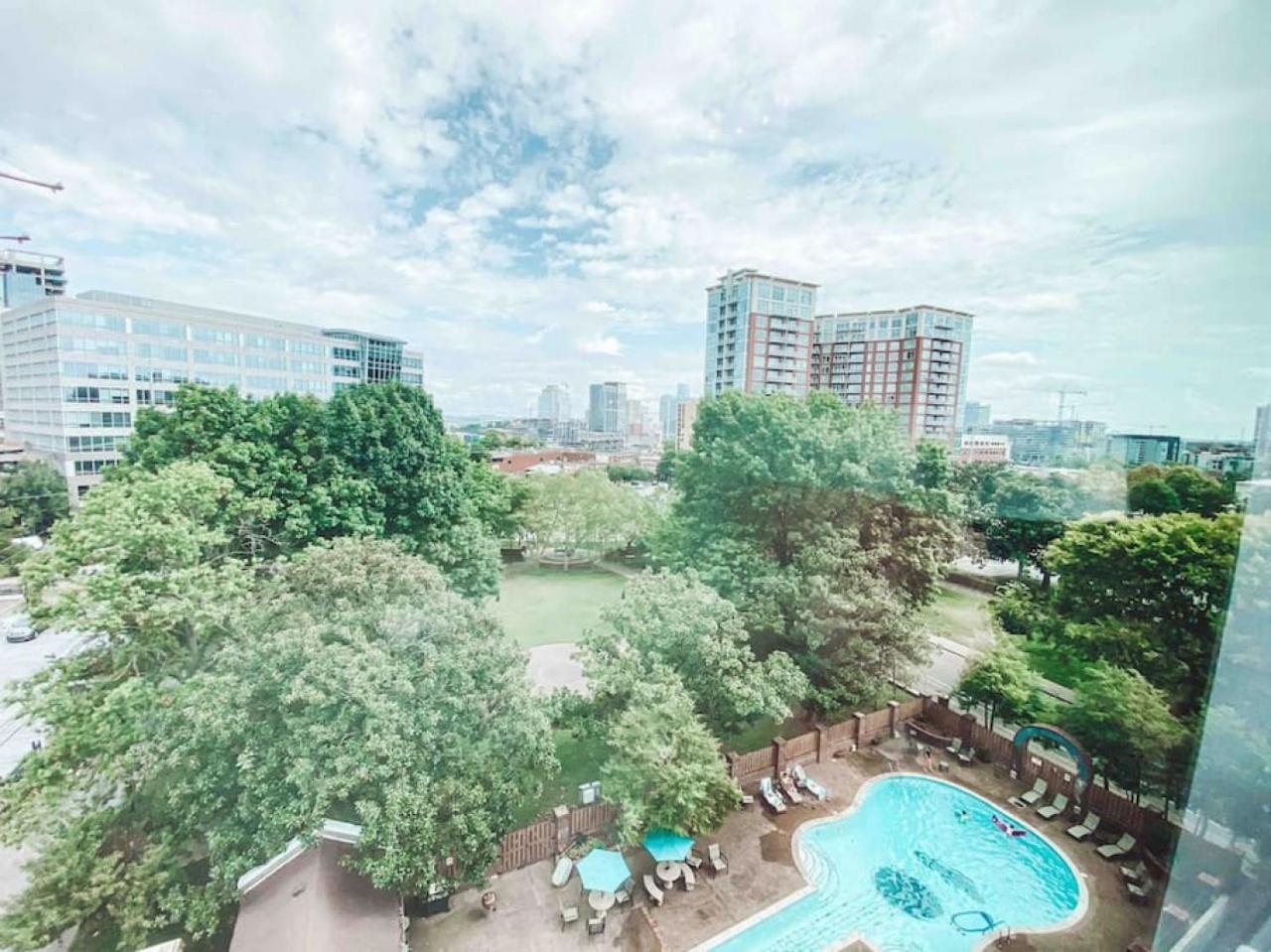 Music City Holiday, on Music Row, has POOL & Free Parking view 3