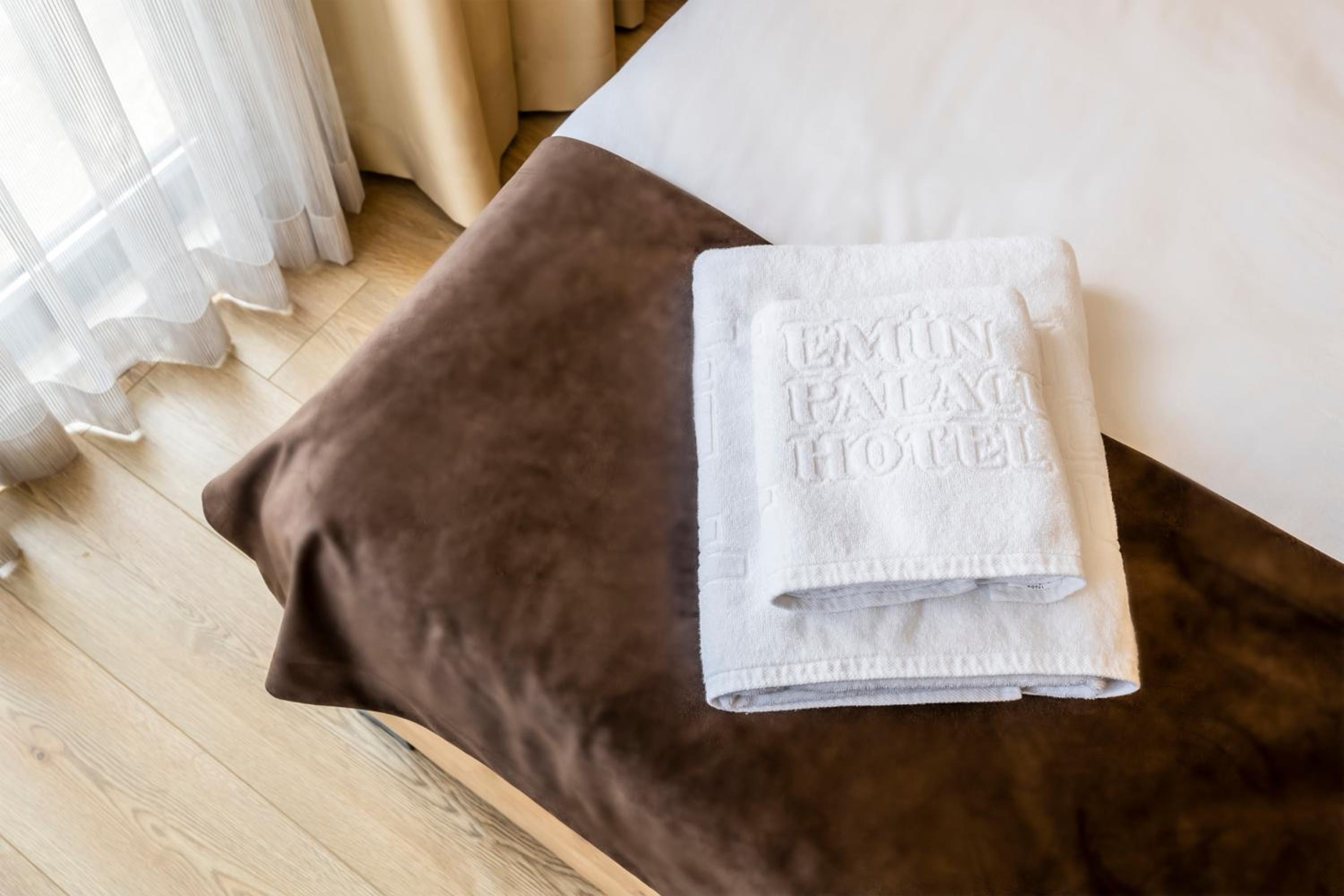 Emin Palace - Image 20