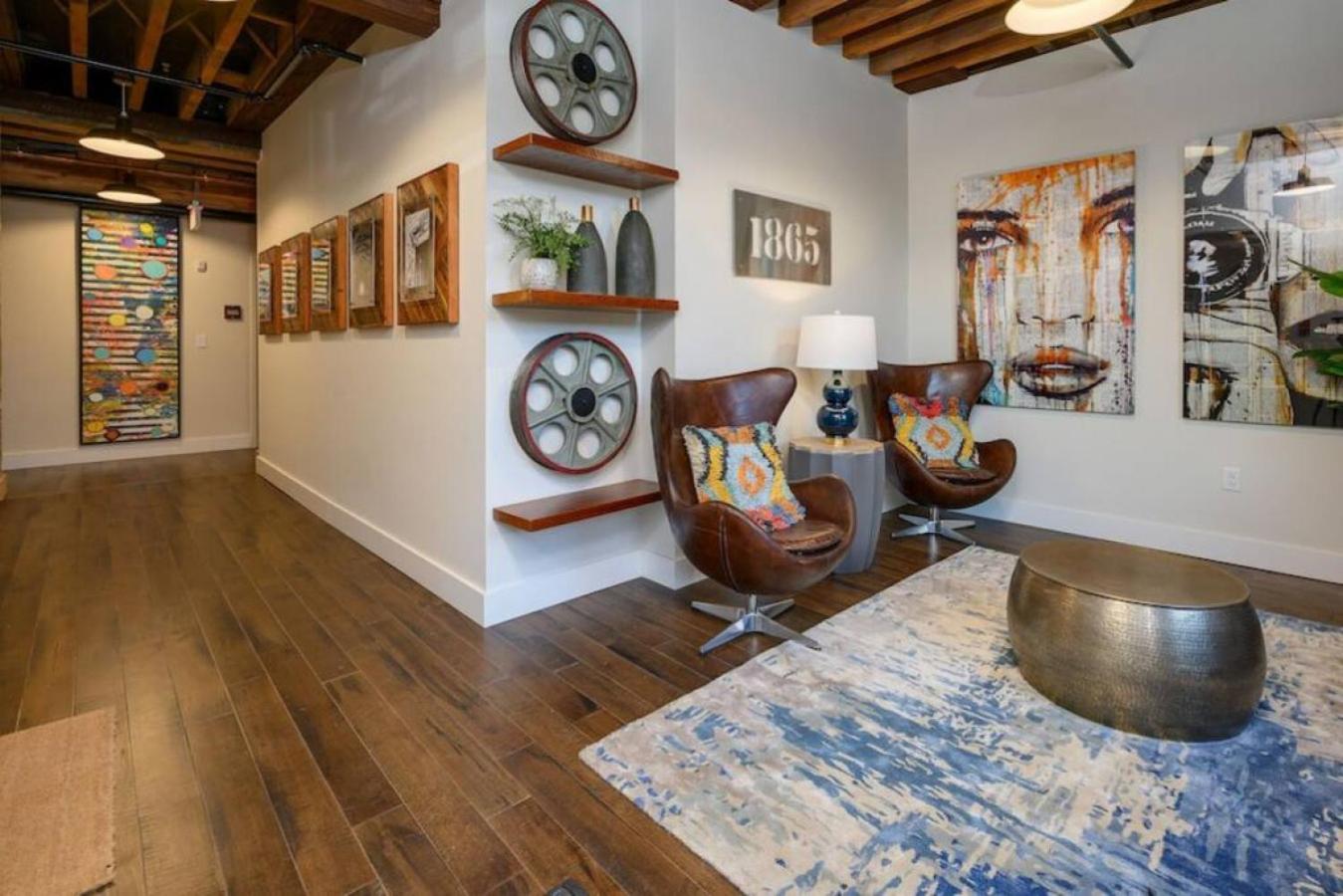 Regal Retreat in Nashville Pool Gym Free Parking view 4