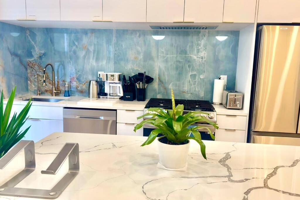 Ultra-Luxury stylish suite in historic Brooklyn view 4