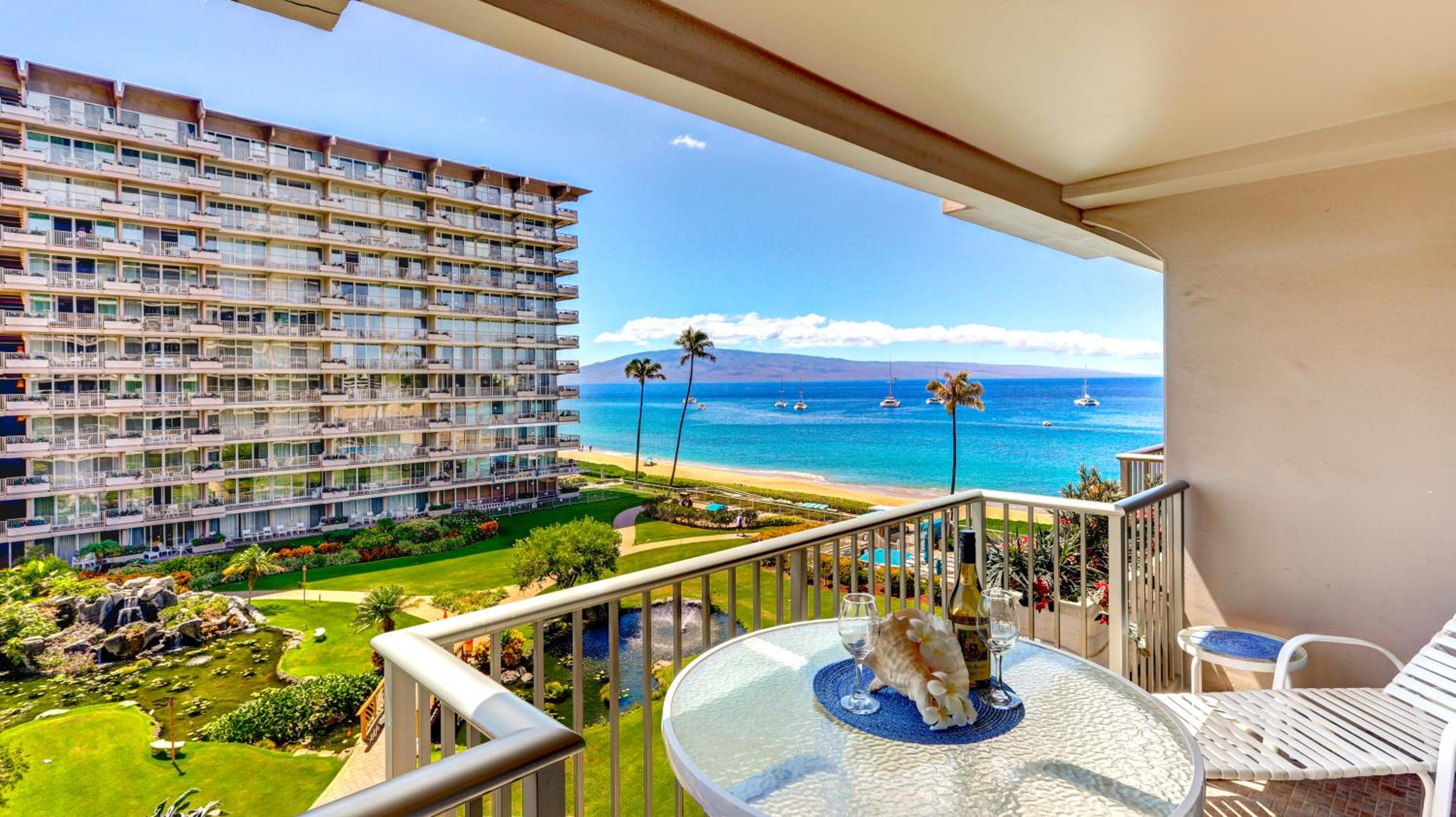 The Whaler Resort: Suite 515~Studio with Stunning Center Courtyard & Ocean Views view 2