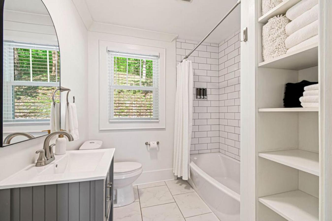 Charming House 5 Minutes to Downtown Chattanooga and Aquarium view 4