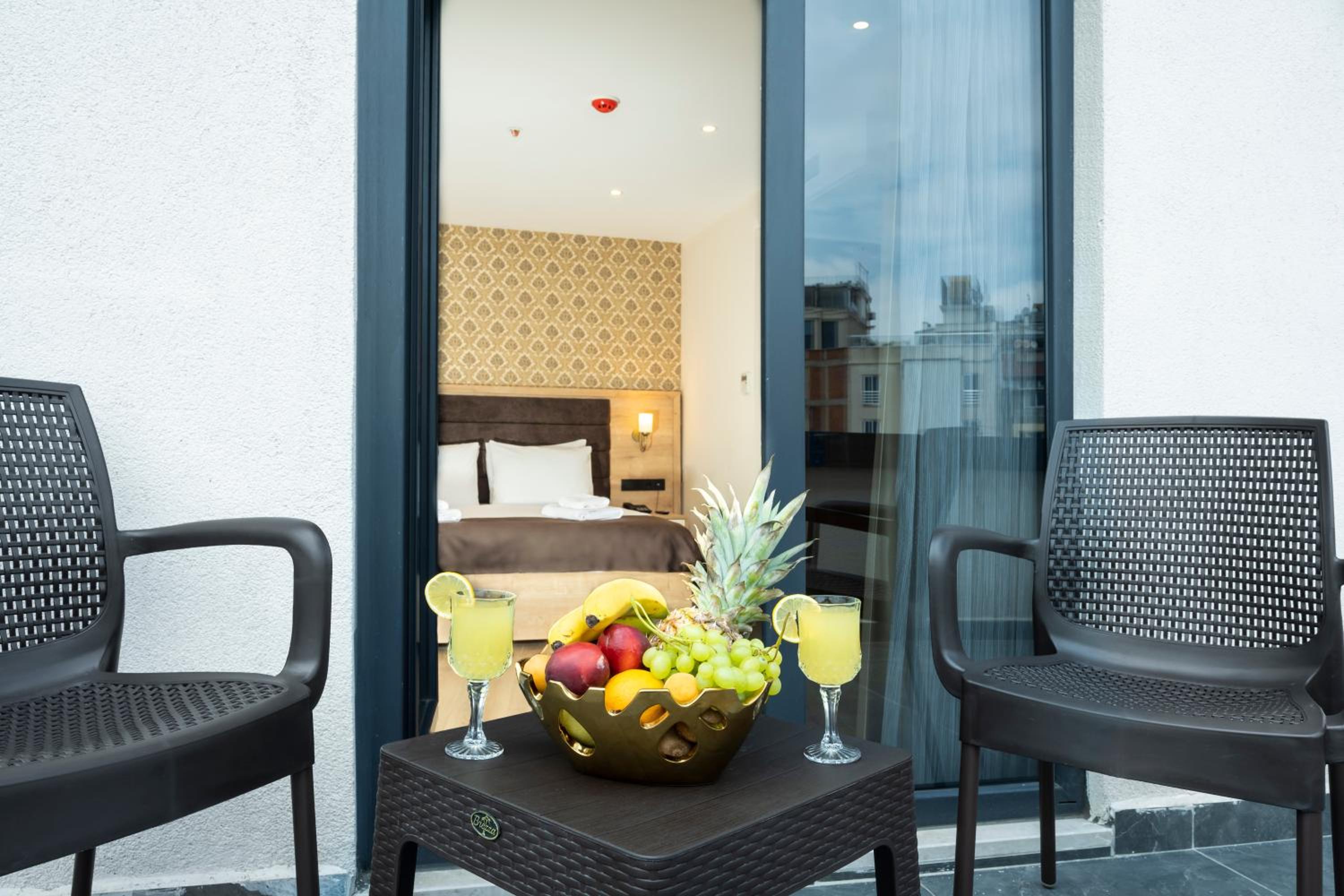 Emin Palace - Image 25