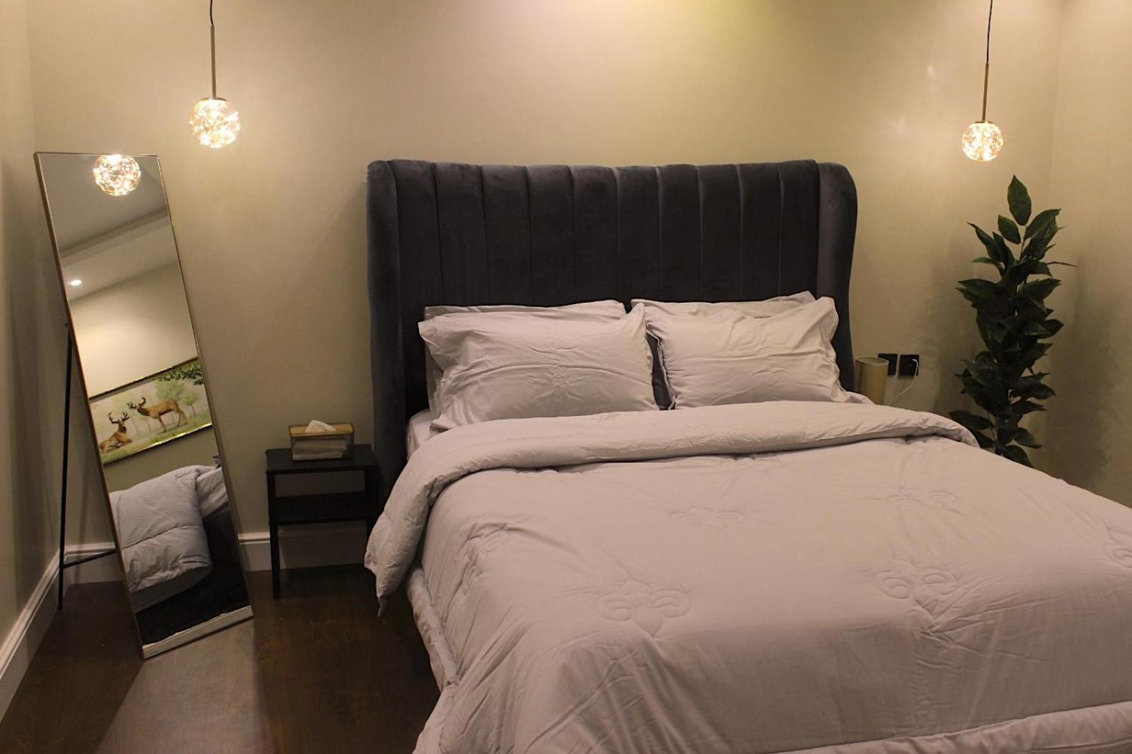 Cozy apartment, two bedroom, full kitchen