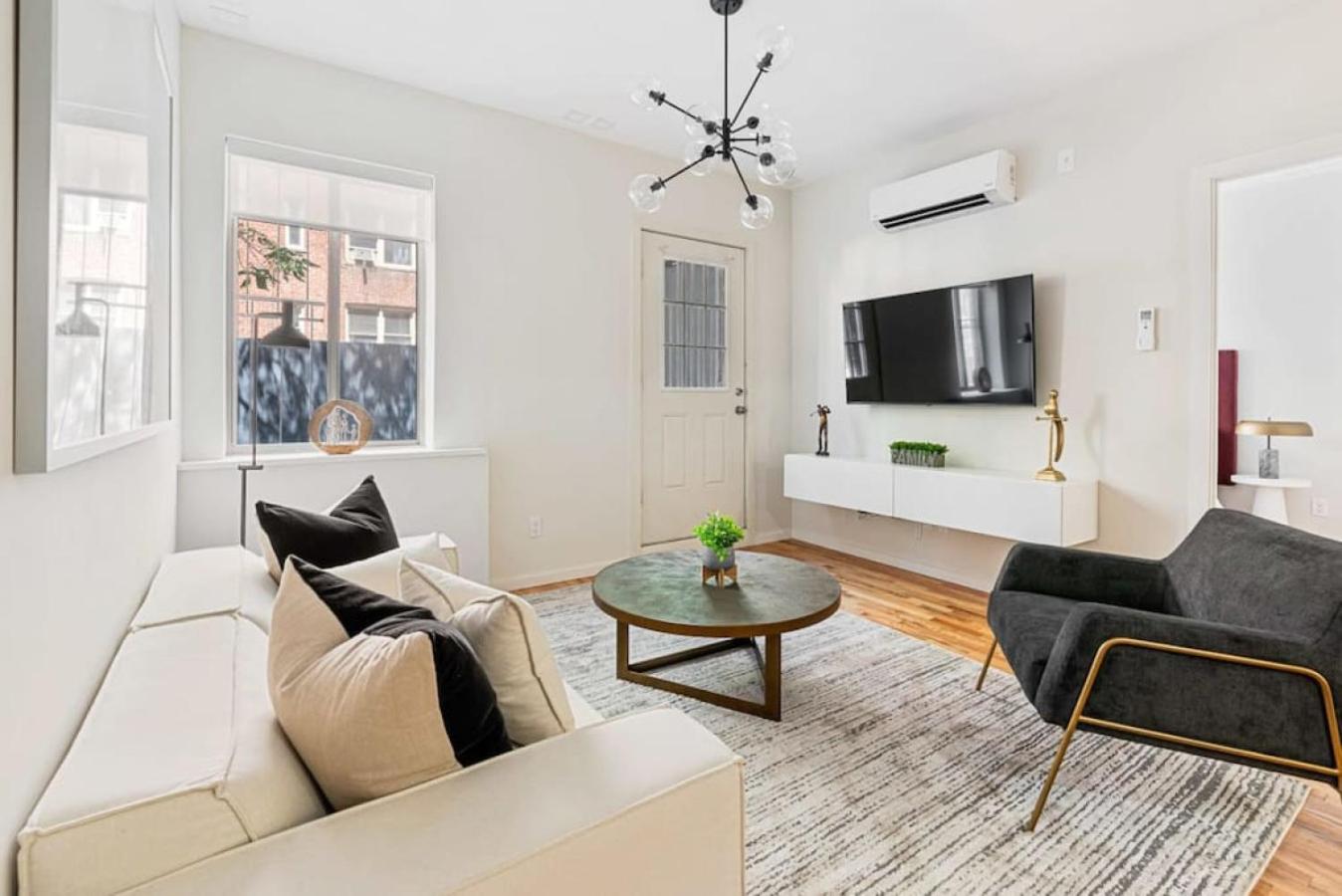 Luxury 3BR Duplex w Private Patio in Upper East