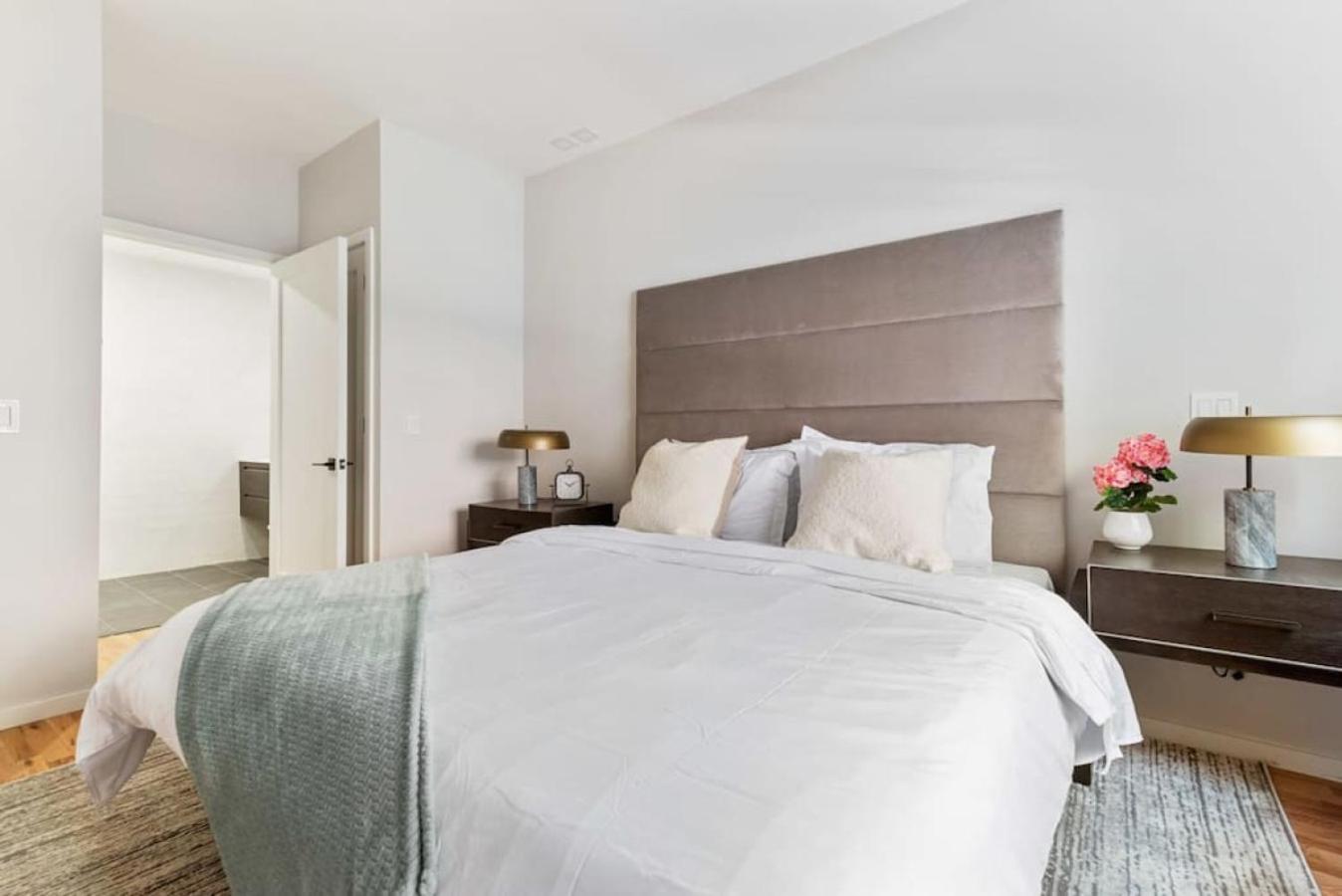 Luxury 3BR Duplex w Private Patio in Upper East