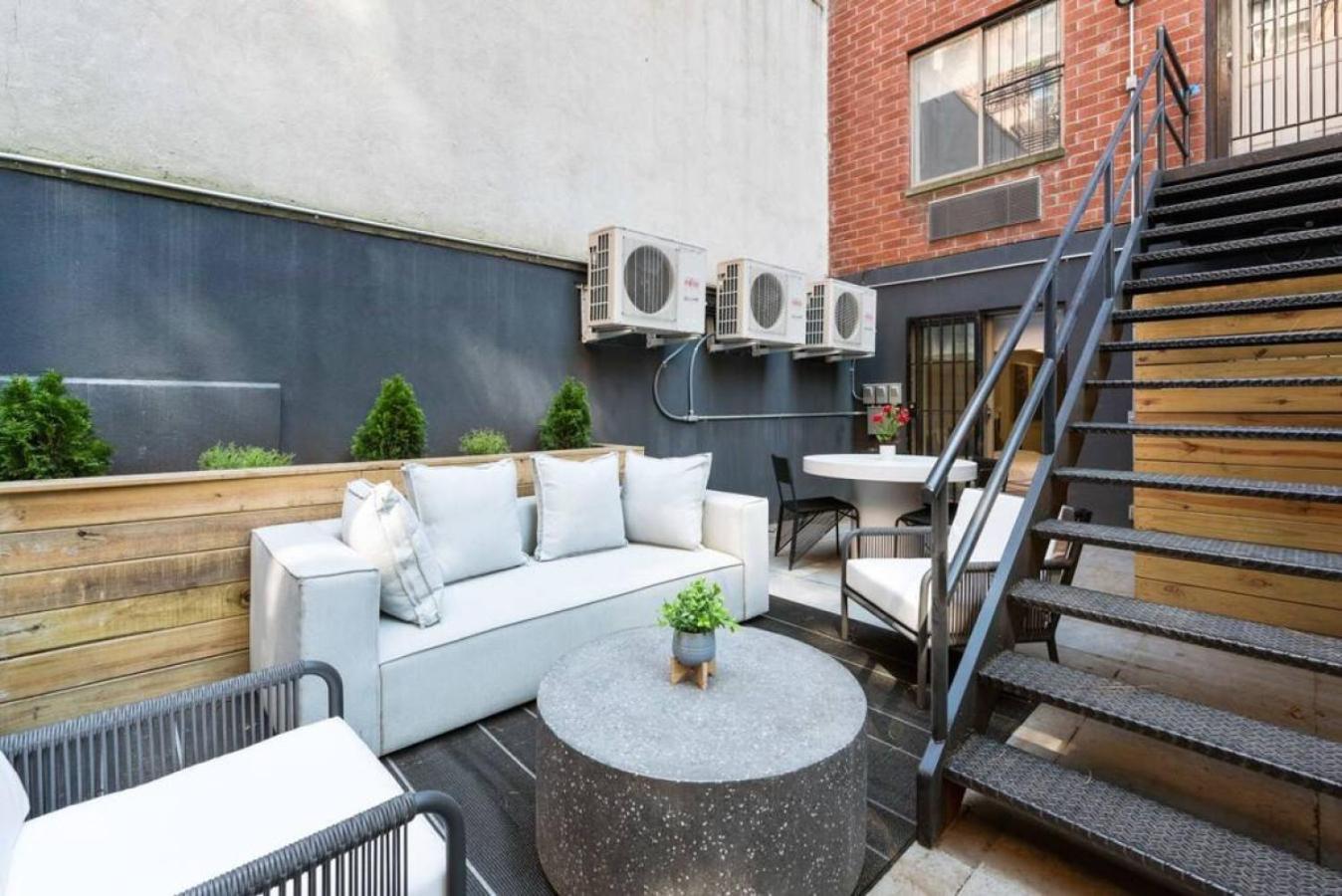 Luxury 3BR Duplex w Private Patio in Upper East