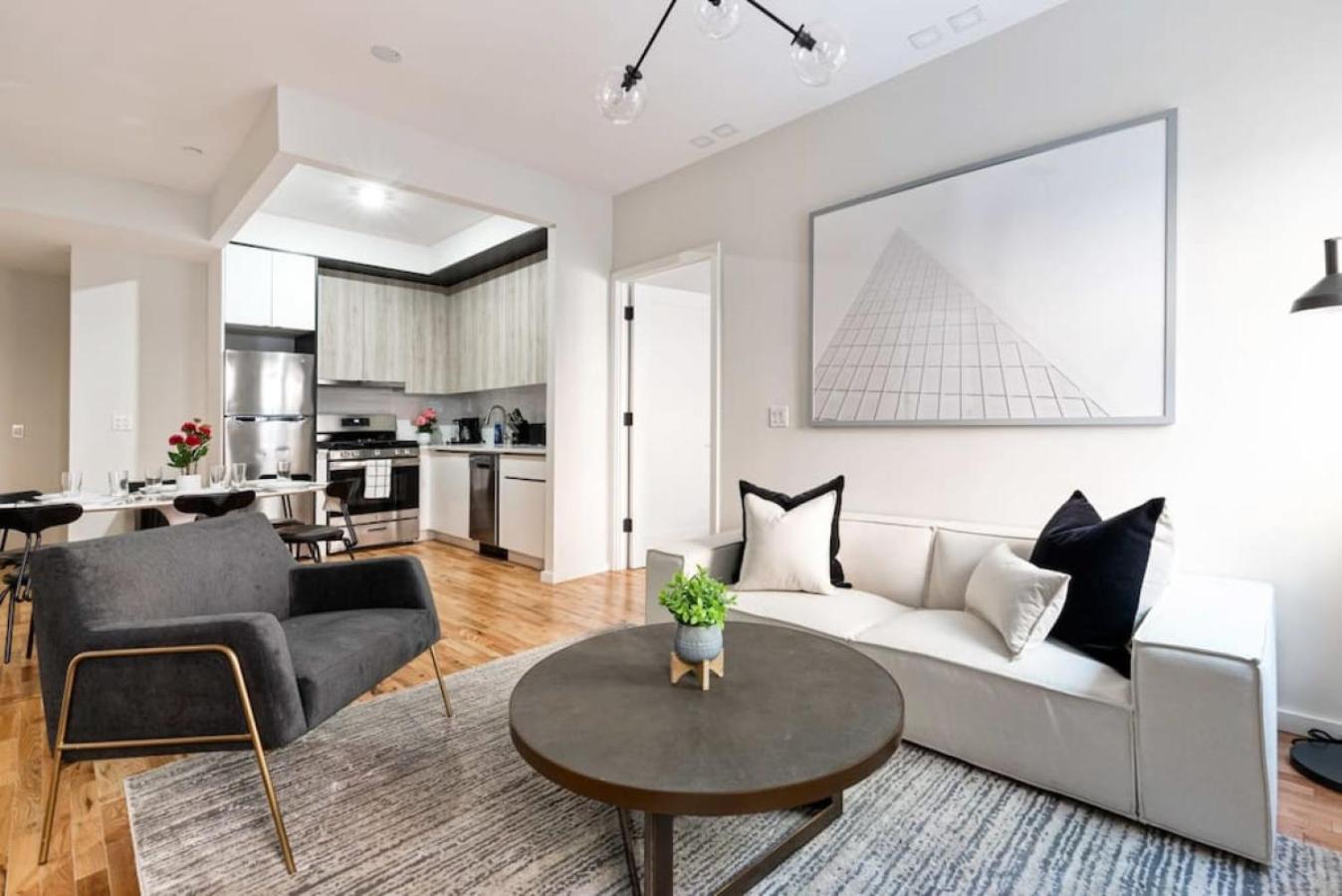 Luxury 3BR Duplex w Private Patio in Upper East