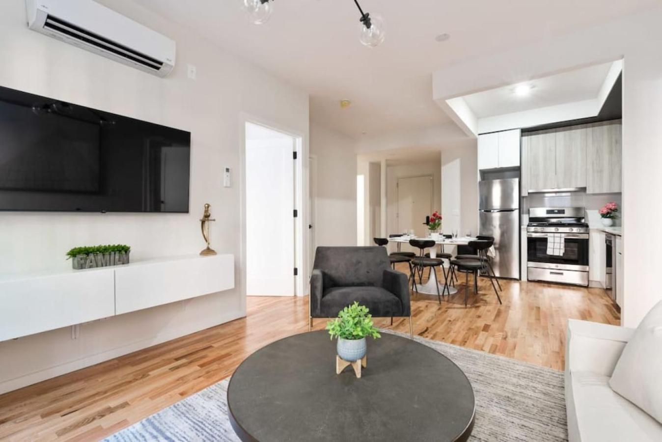 Luxury 3BR Duplex w Private Patio in Upper East