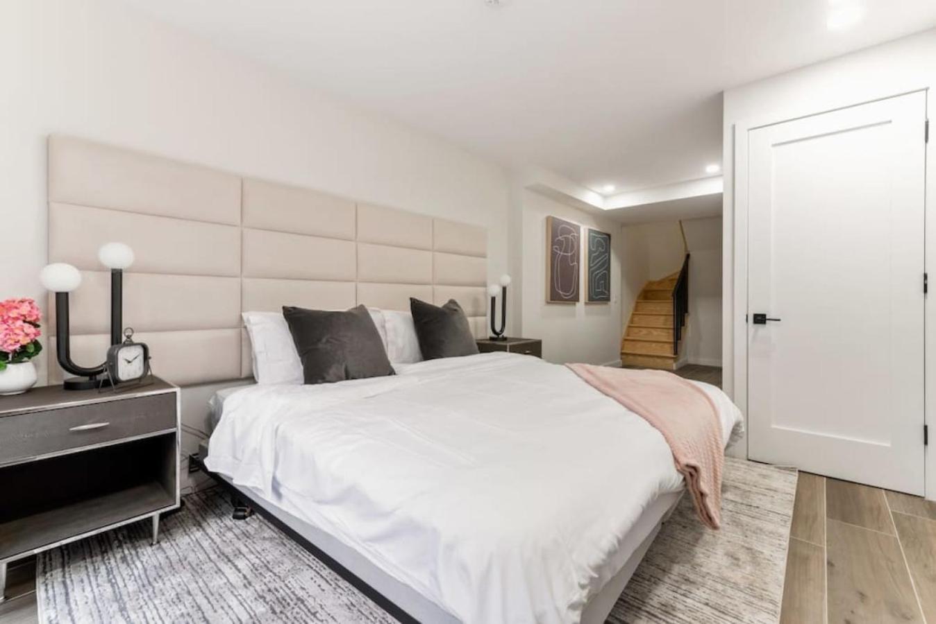 Luxury 3BR Duplex w Private Patio in Upper East