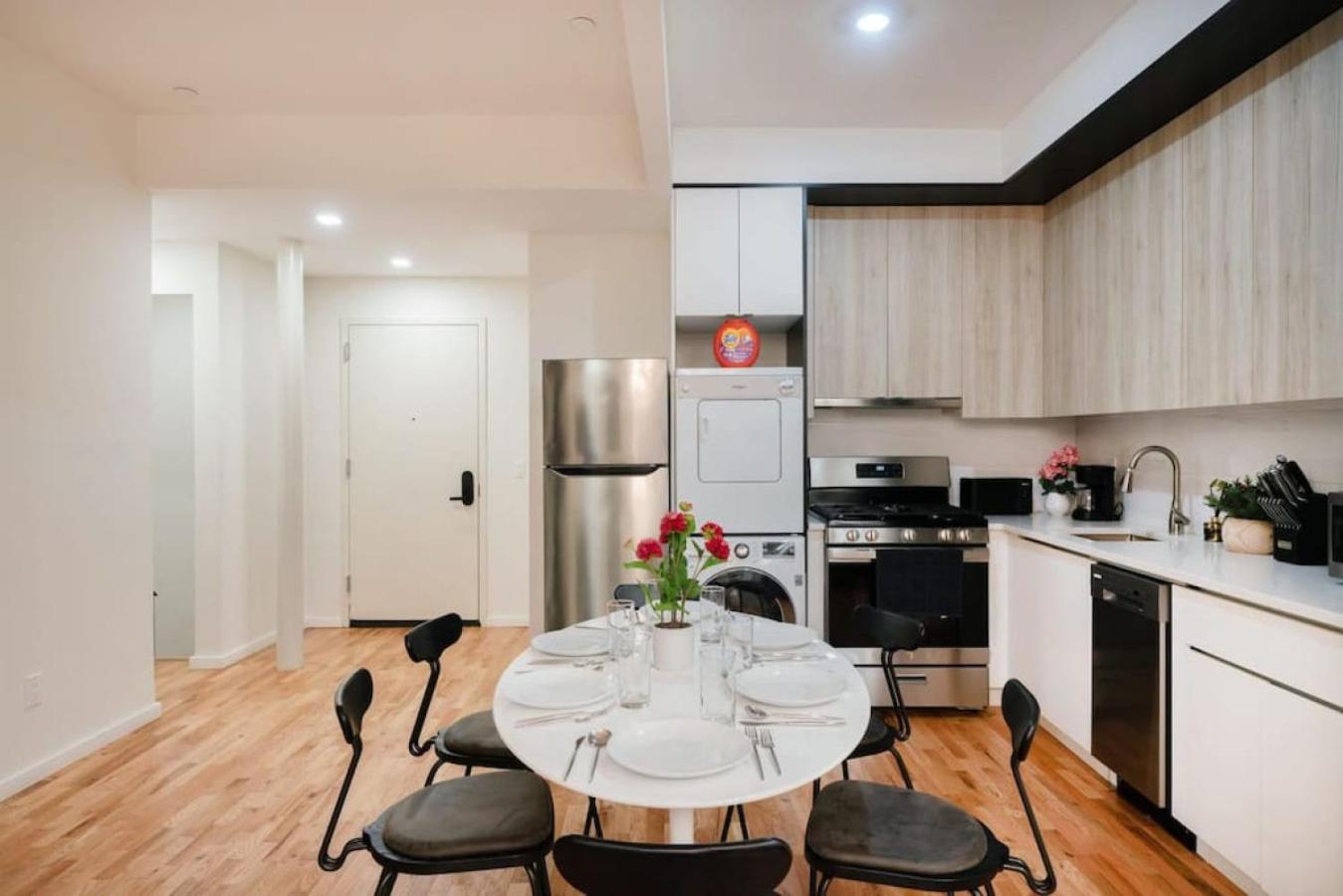 Luxury 3BR Duplex w Private Patio in Upper East