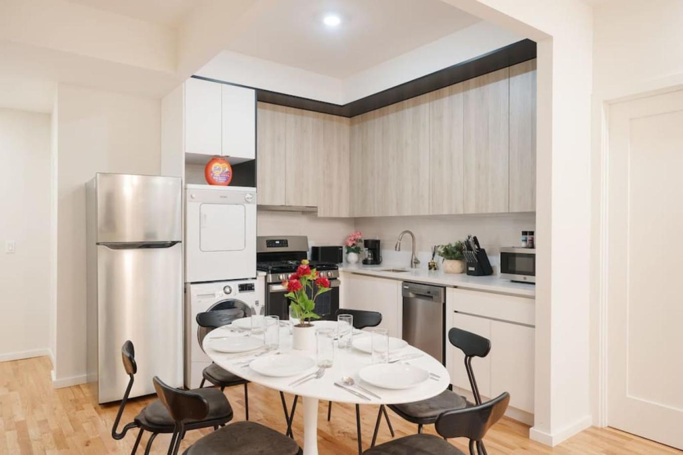 Luxury 3BR Duplex w Private Patio in Upper East