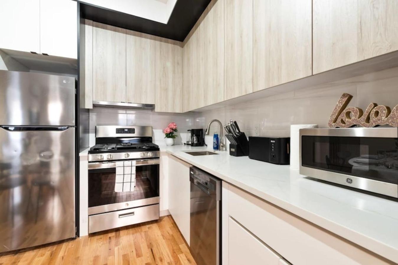 Luxury 3BR Duplex w Private Patio in Upper East