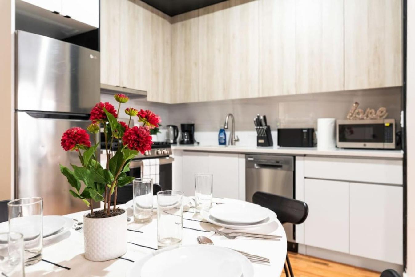Luxury 3BR Duplex w Private Patio in Upper East