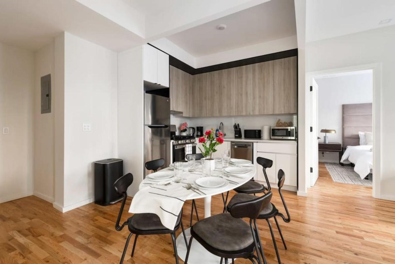 Luxury 3BR Duplex w Private Patio in Upper East