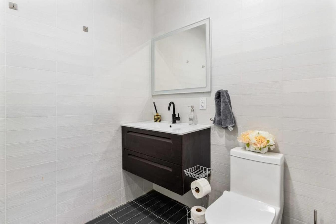 Luxury 3BR Duplex w Private Patio in Upper East