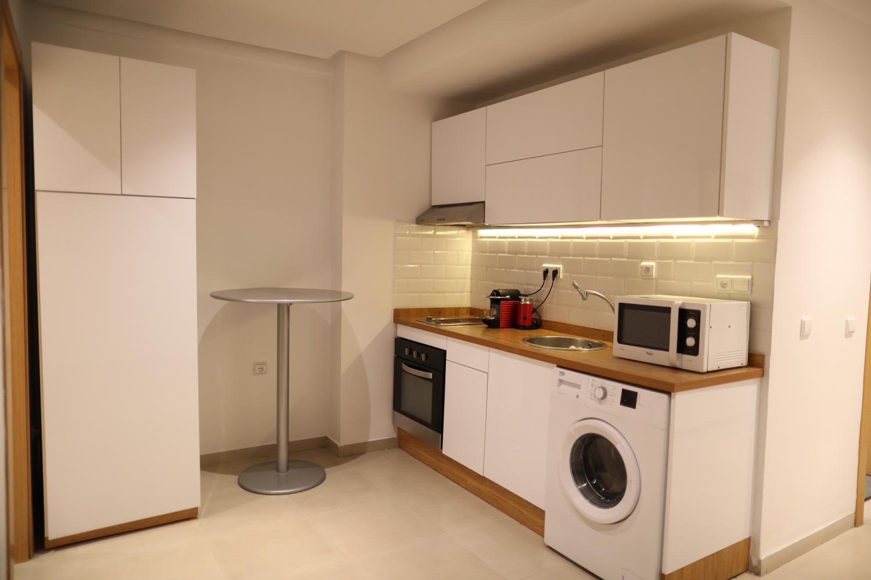 Cozy Apartment with Veranda Downtown view 4