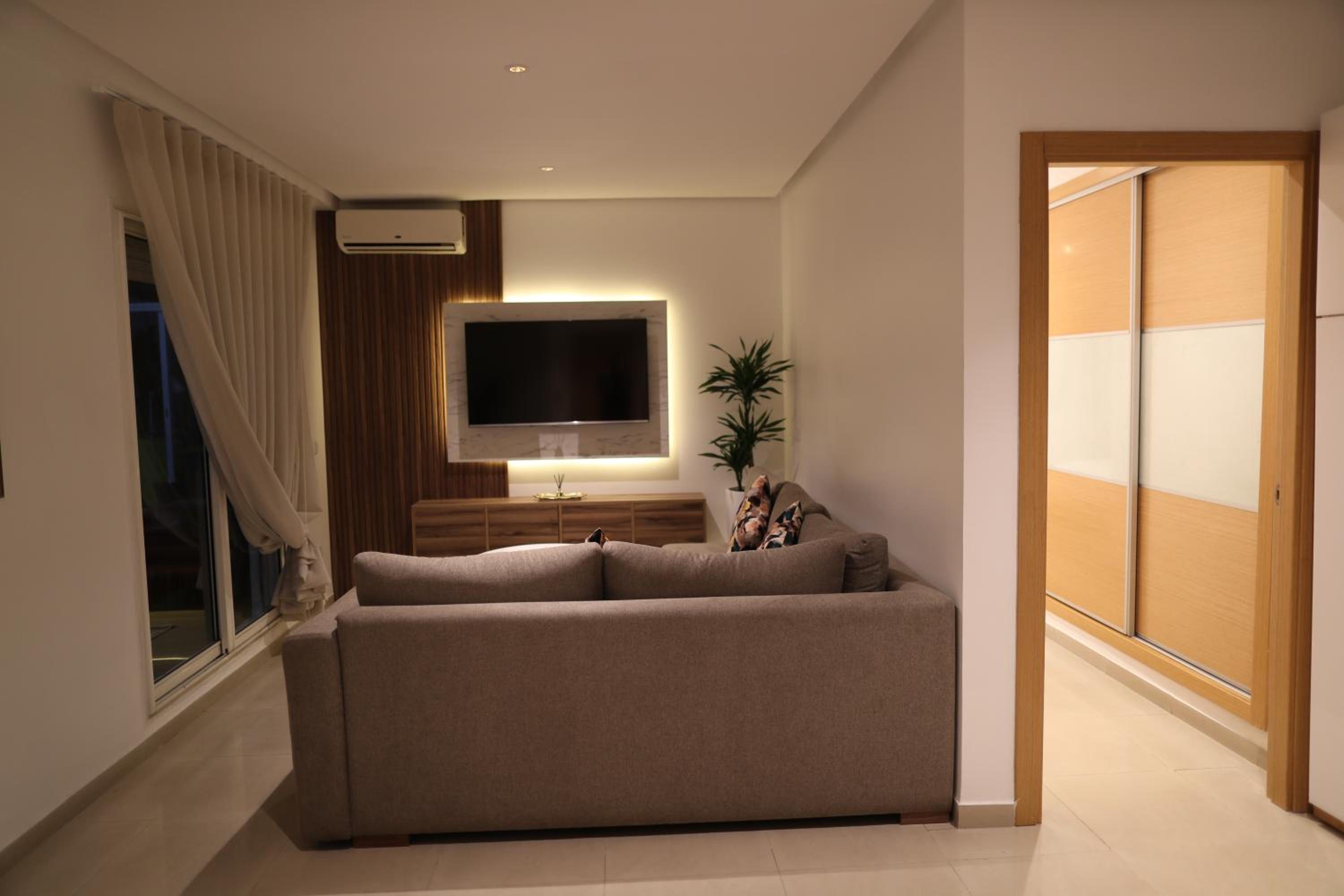 Cozy Apartment with Veranda Downtown view 5