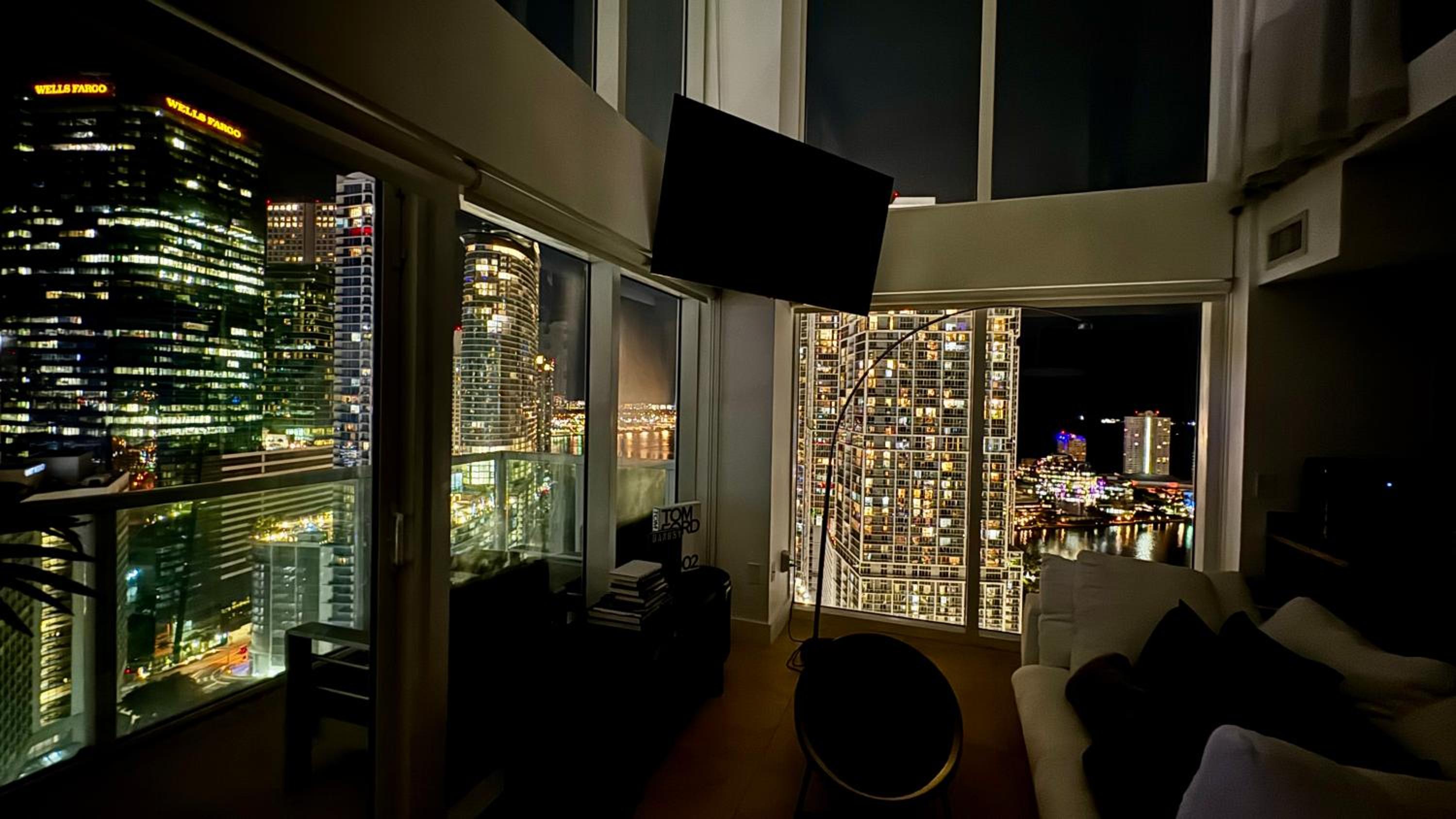 Skyline Serenity - Brickell On The River - Bi-Level Loft with Breathtaking Views On The Ocean