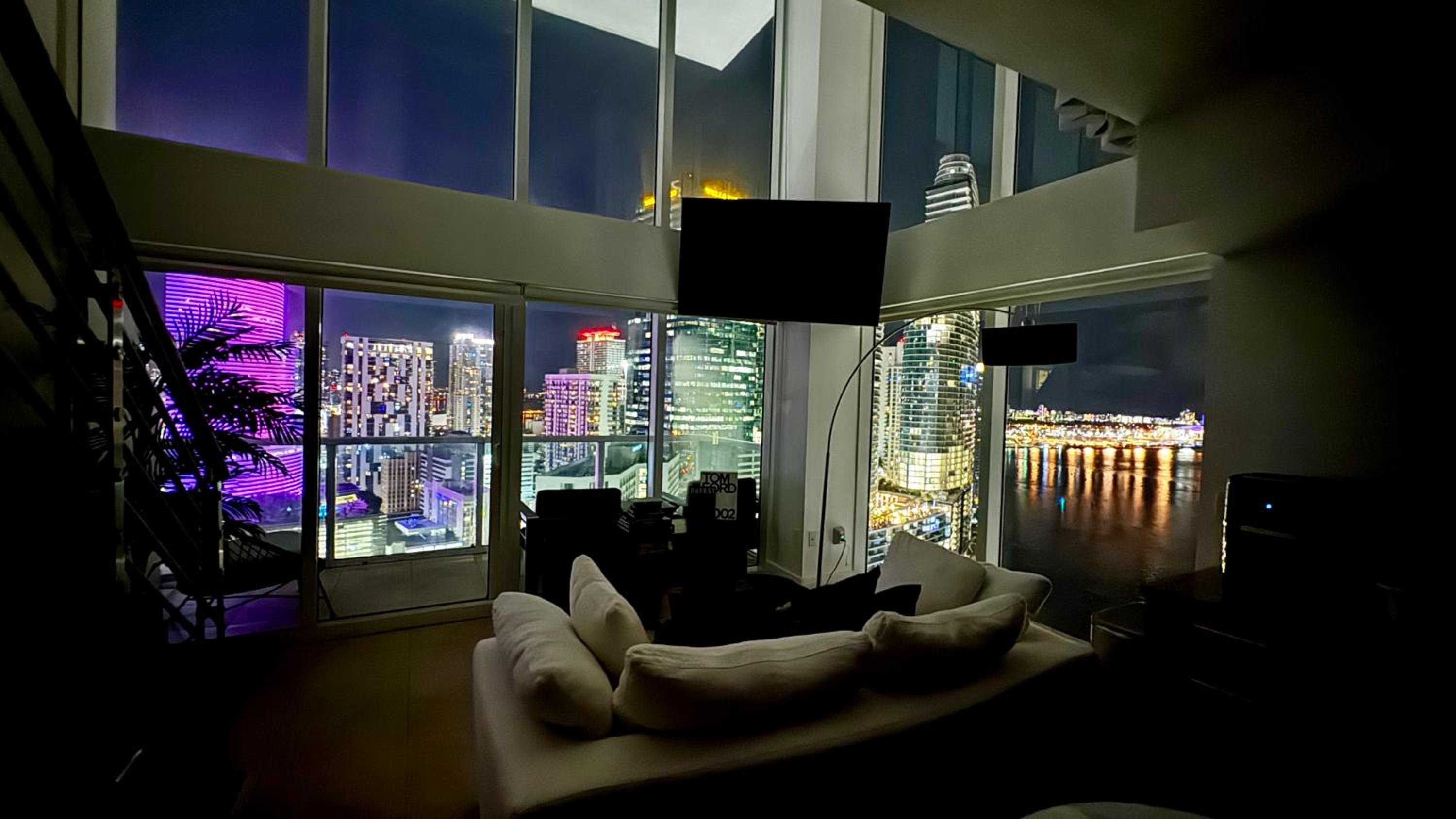 Skyline Serenity - Brickell On The River - Bi-Level Loft with Breathtaking Views On The Ocean