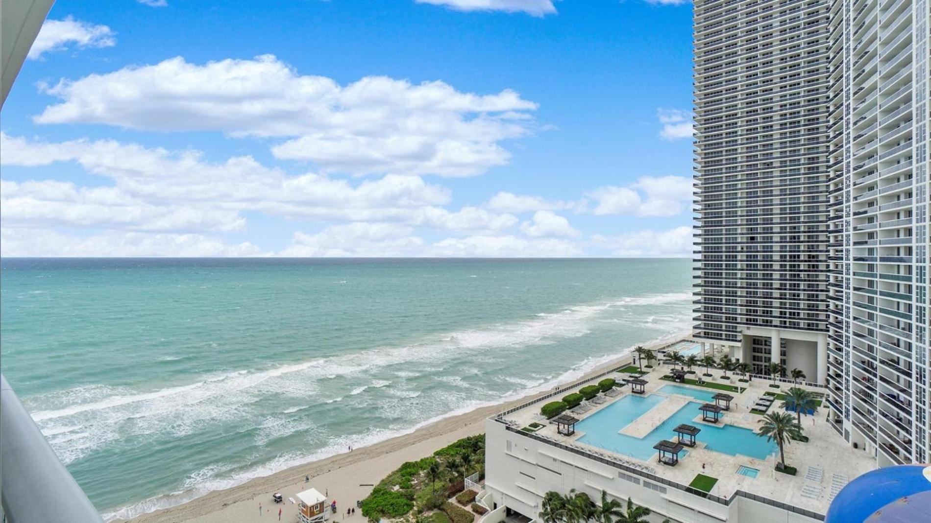2 BR stunning views on the 18th floor! Miami - Image 2
