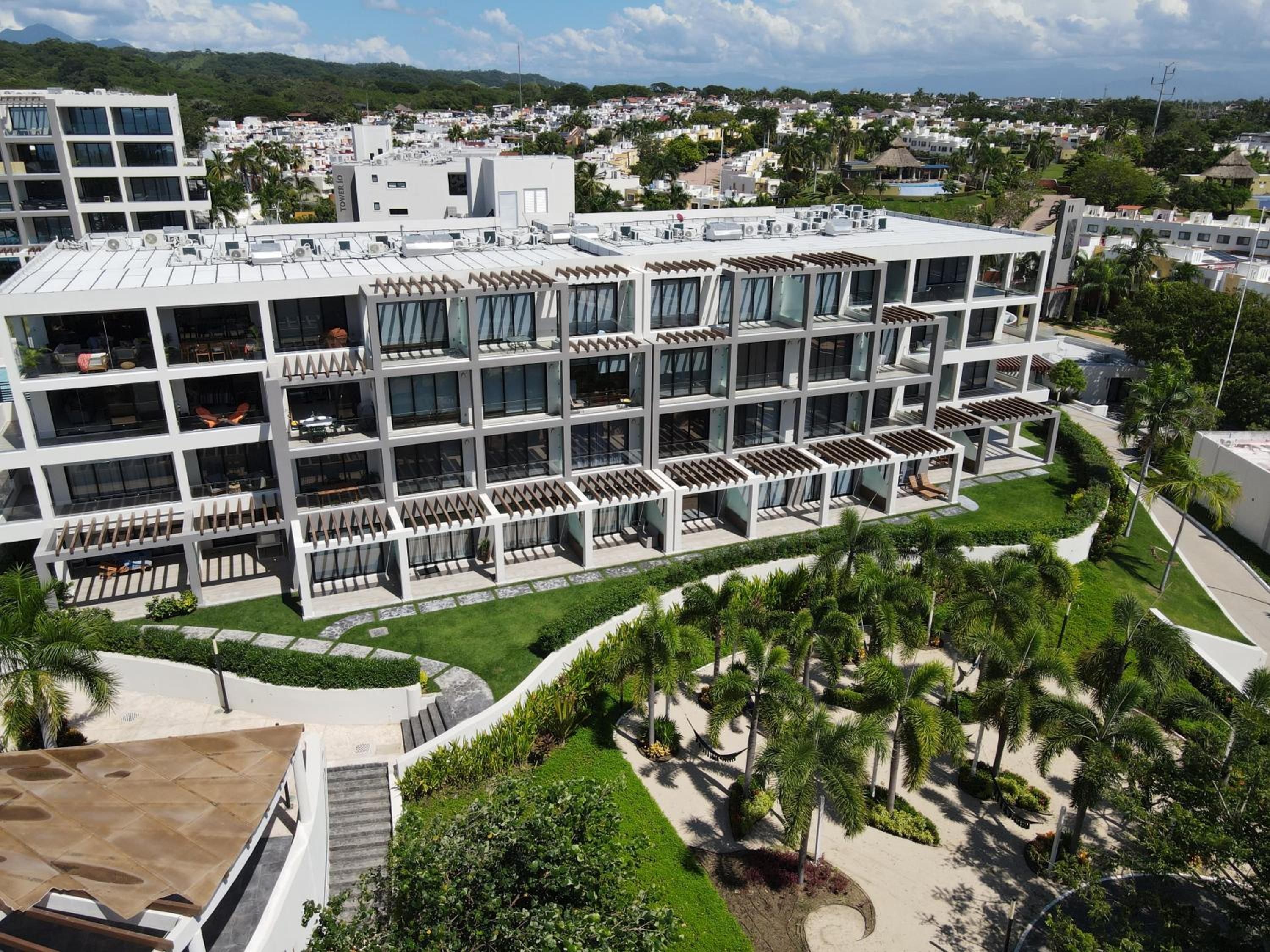Beach Access, 4 Beds, 2 Bedroom, 2 Bath, Quadrant 4107