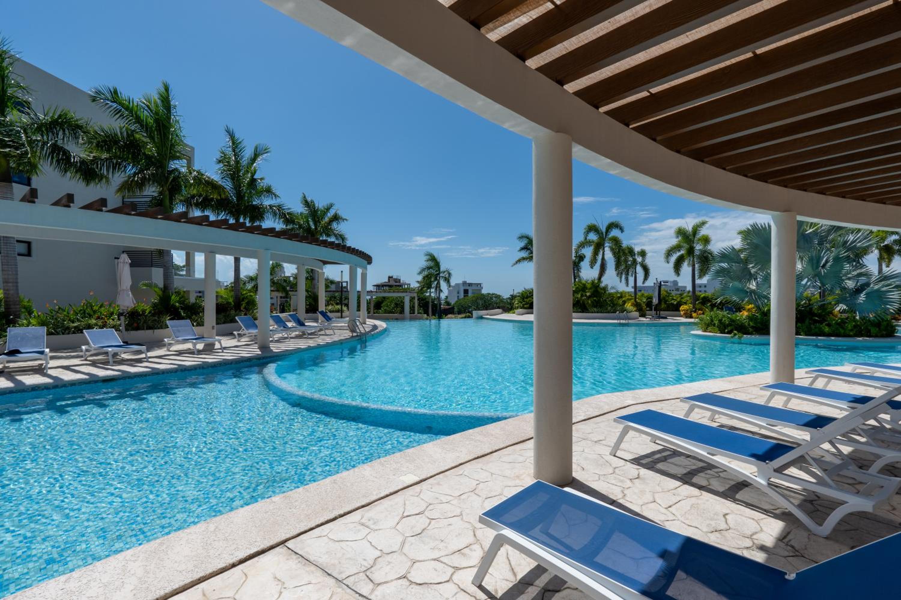 Beach Access, 4 Beds, 2 Bedroom, 2 Bath, Quadrant 4107