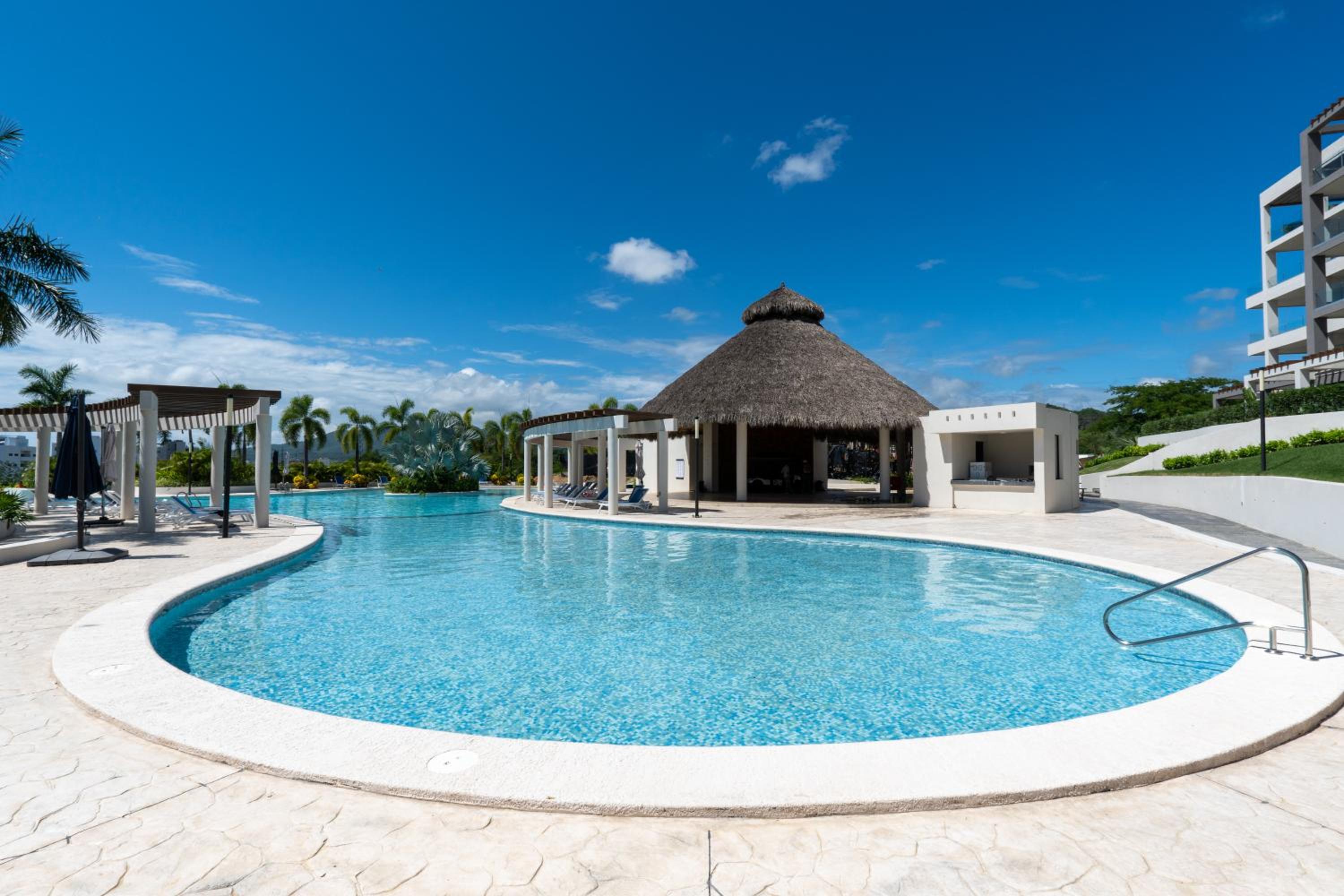 Beach Access, 4 Beds, 2 Bedroom, 2 Bath, Quadrant 4107