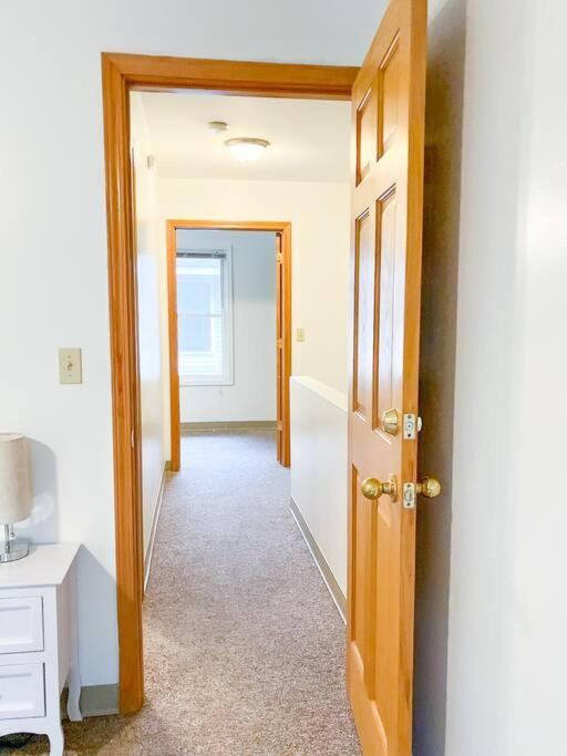 Charming 3 BR and 2 BA Apartment on W Elting Street, photo 41