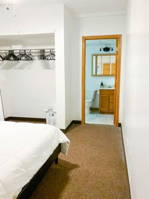 Charming 3 BR and 2 BA Apartment on W Elting Street, photo 21