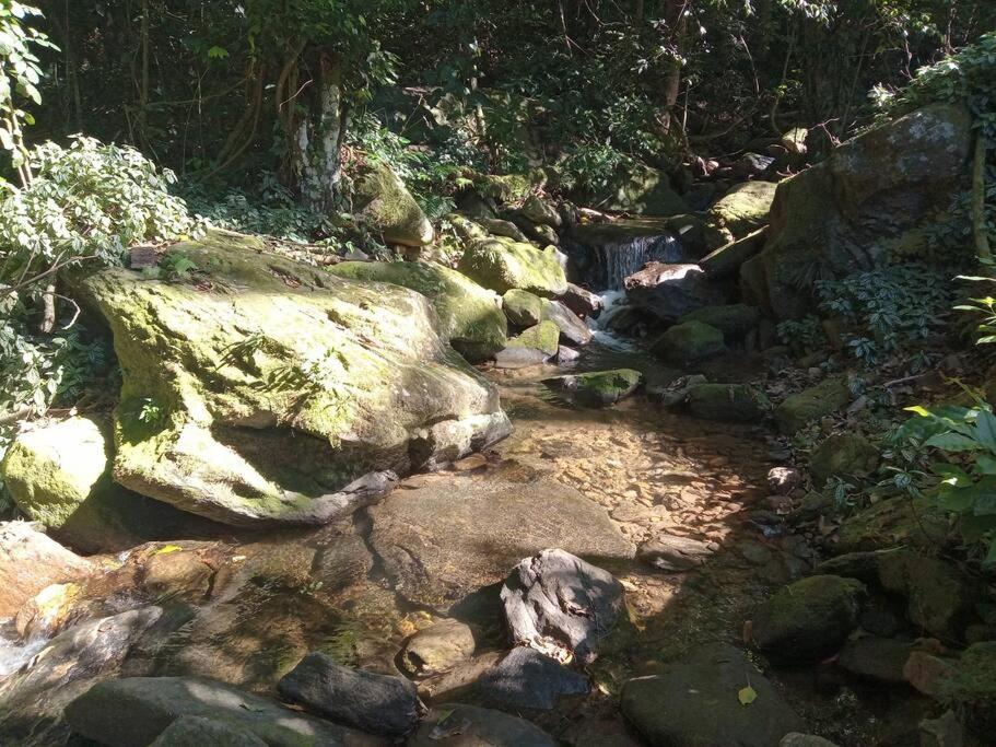 Casa Caiçara a beira da cachoeira