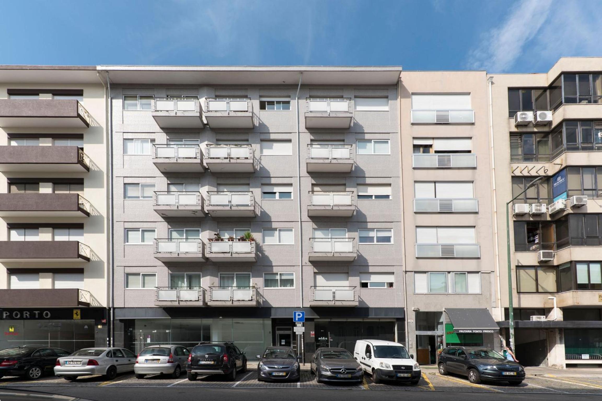 LovelyStay - Boavista Cozy Apartment view 2