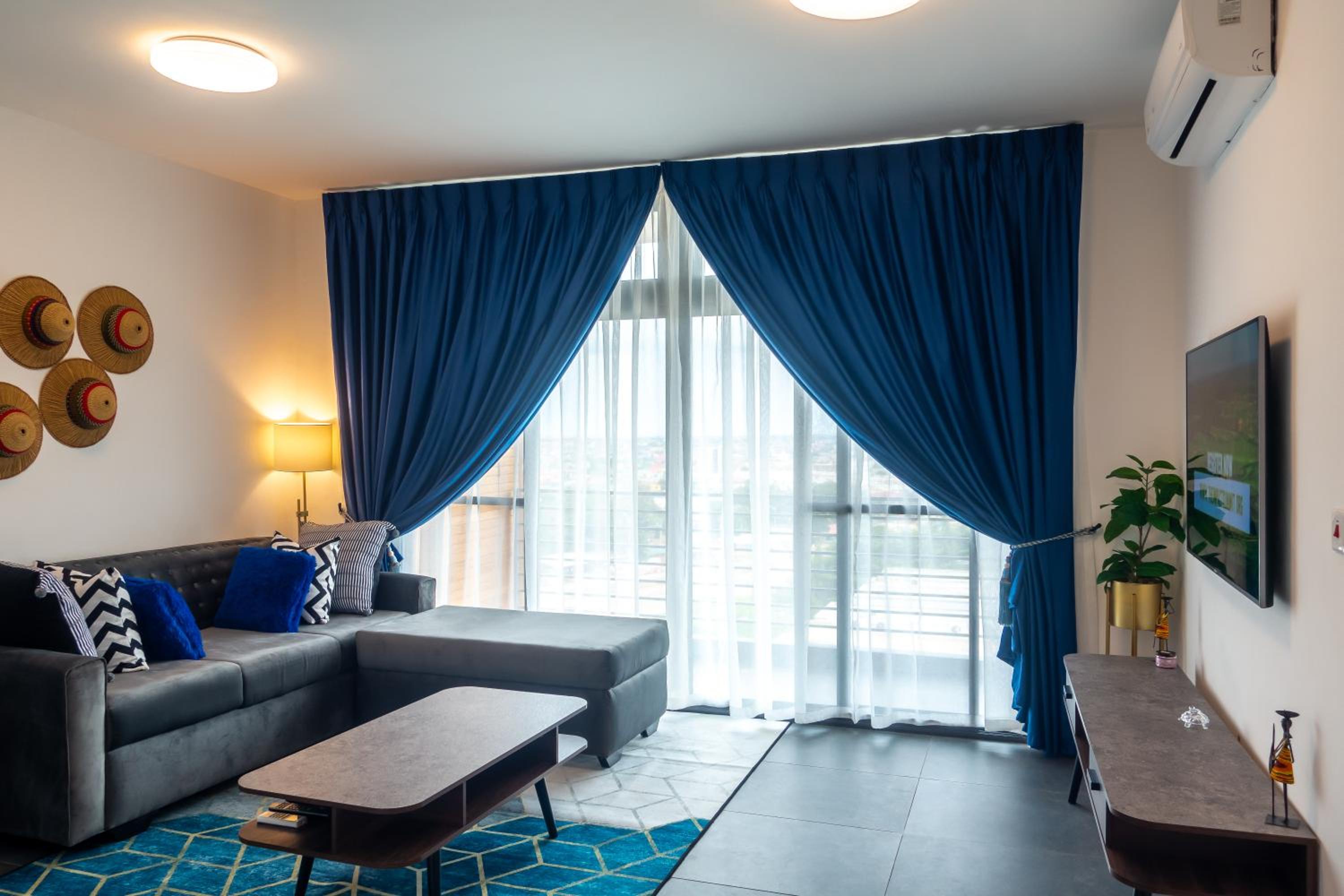 Contemporary 1 bedroom with pool