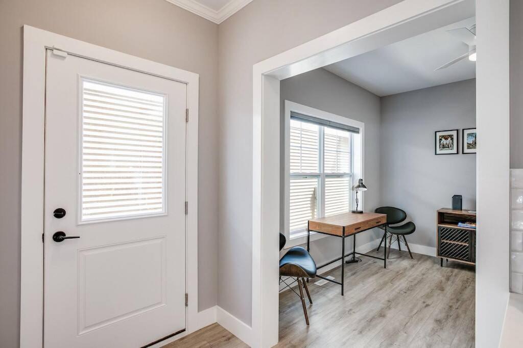 THE ISLES Townhome Located 6 blocks from ND view 2