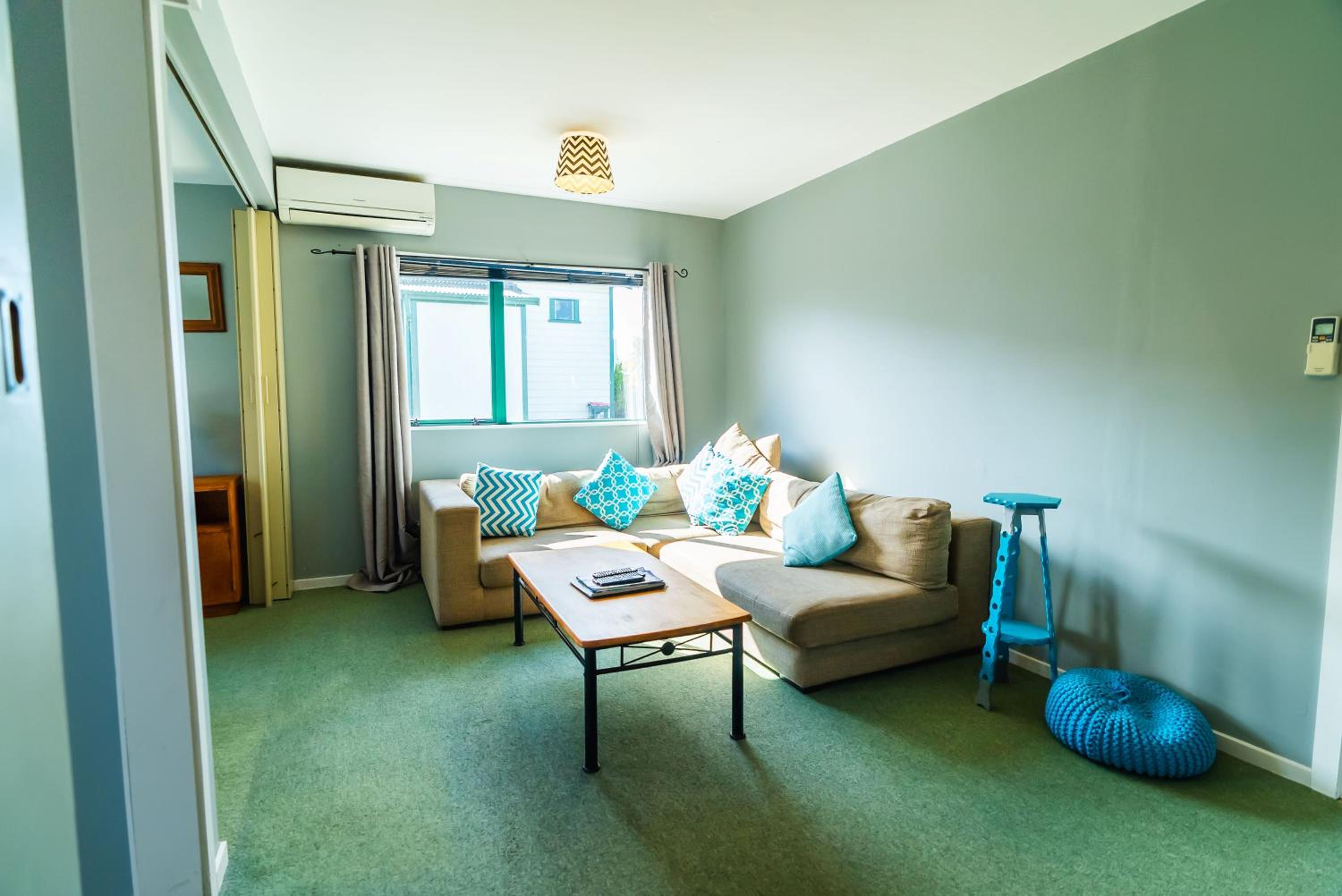 Pinedale Lodge & Apartment