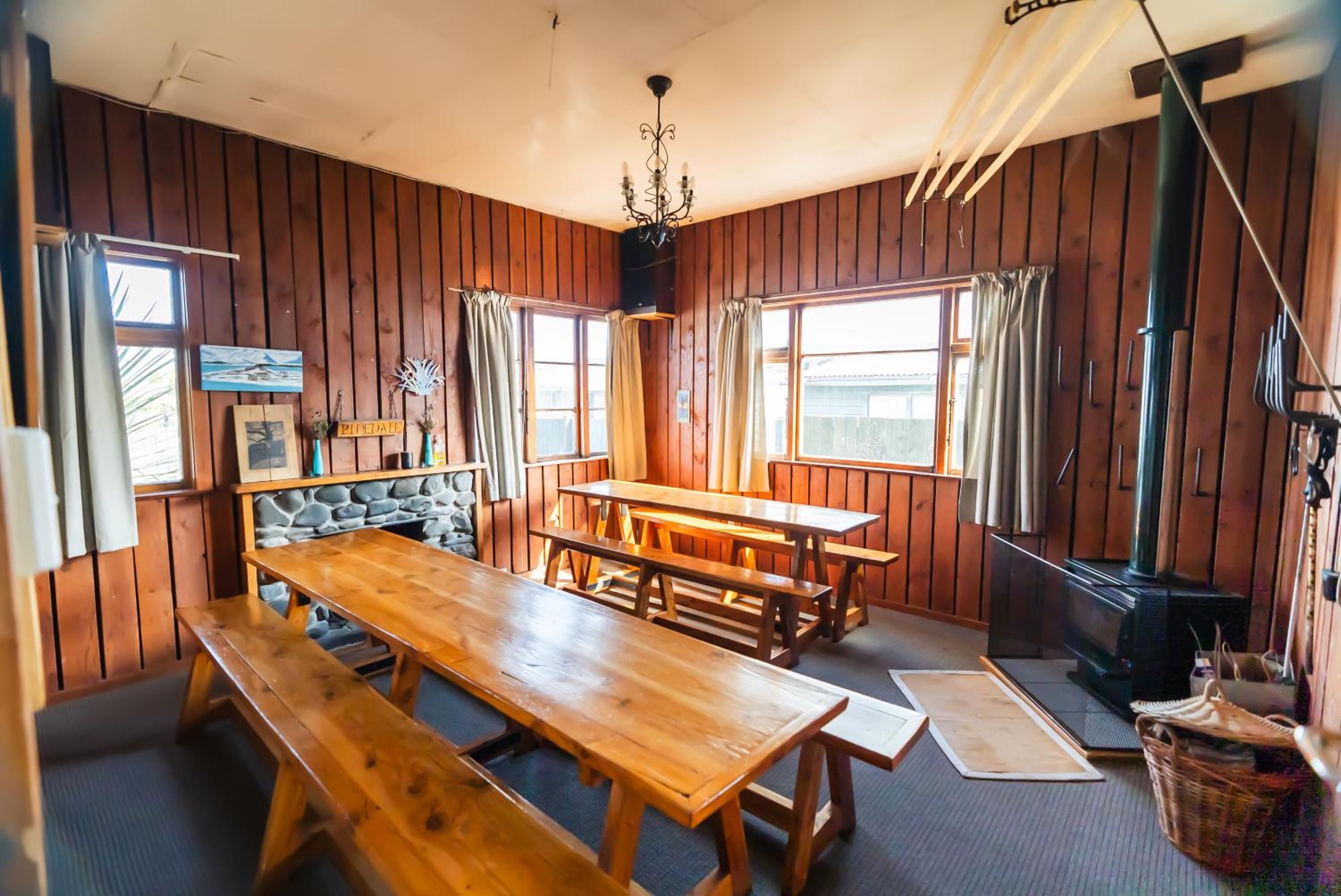 Pinedale Lodge & Apartment