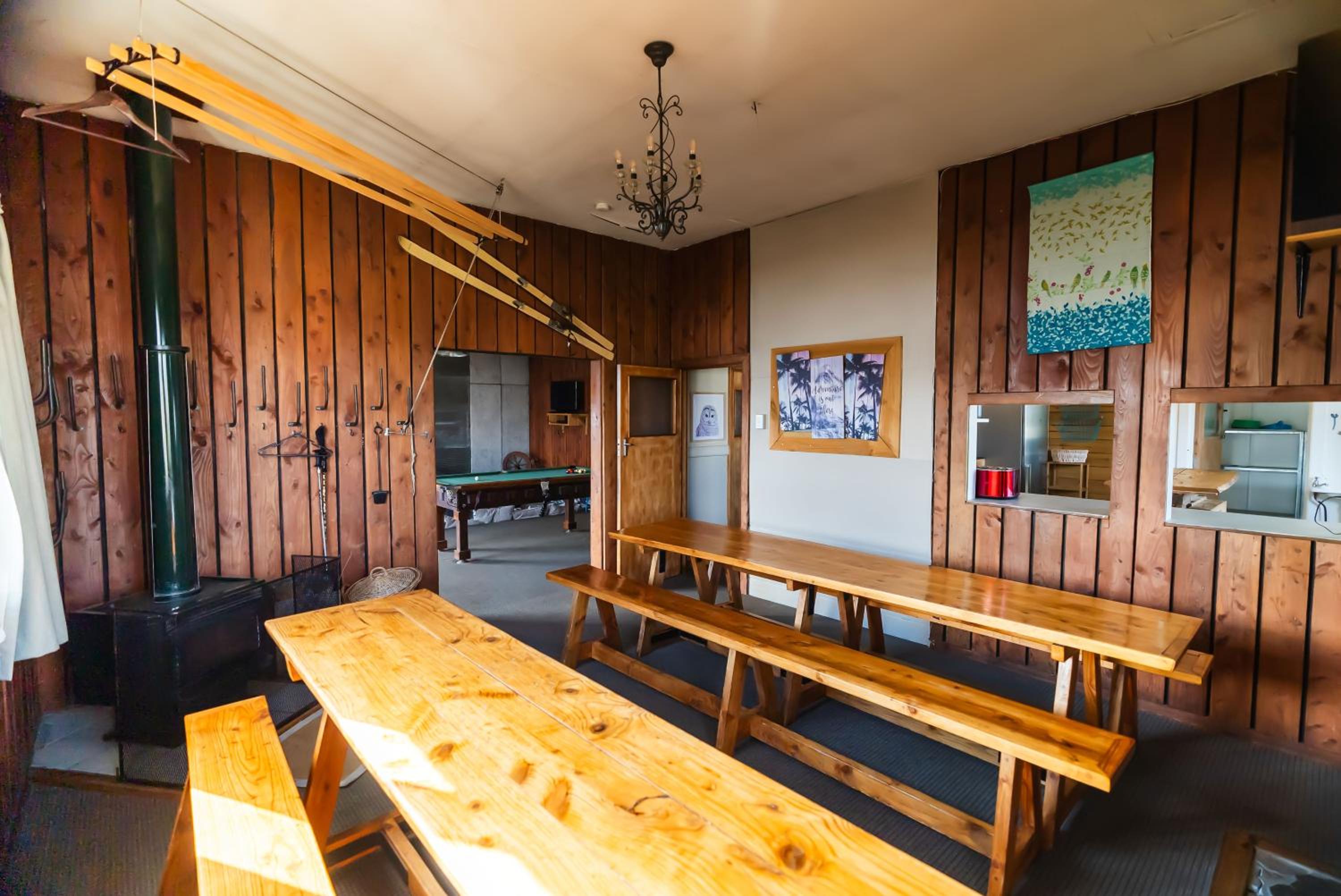 Pinedale Lodge & Apartment