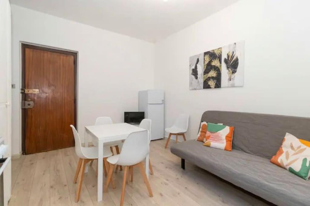 city flat [strategic position] view 4