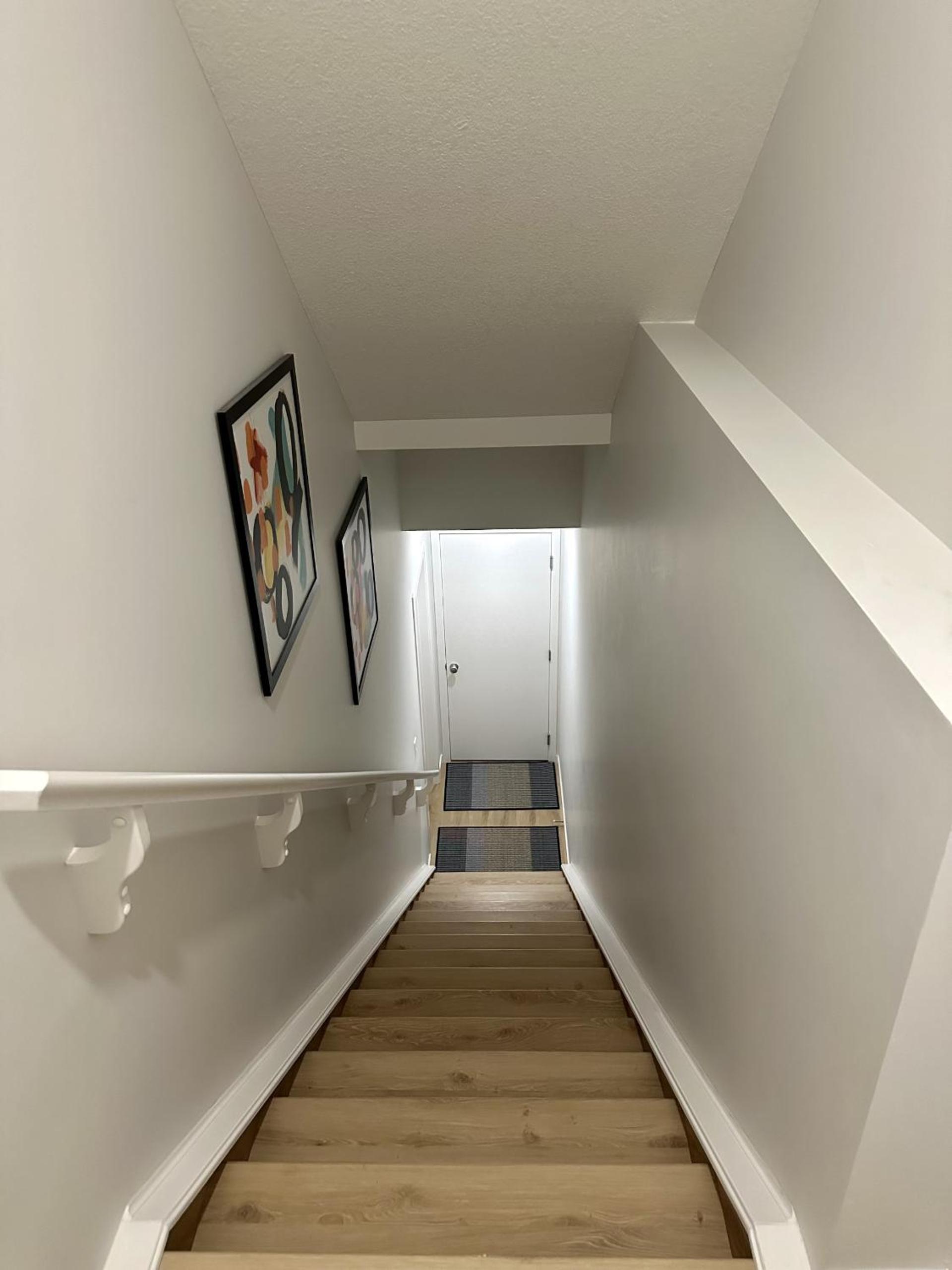 Spacious Modern Suite With Full Entertainment