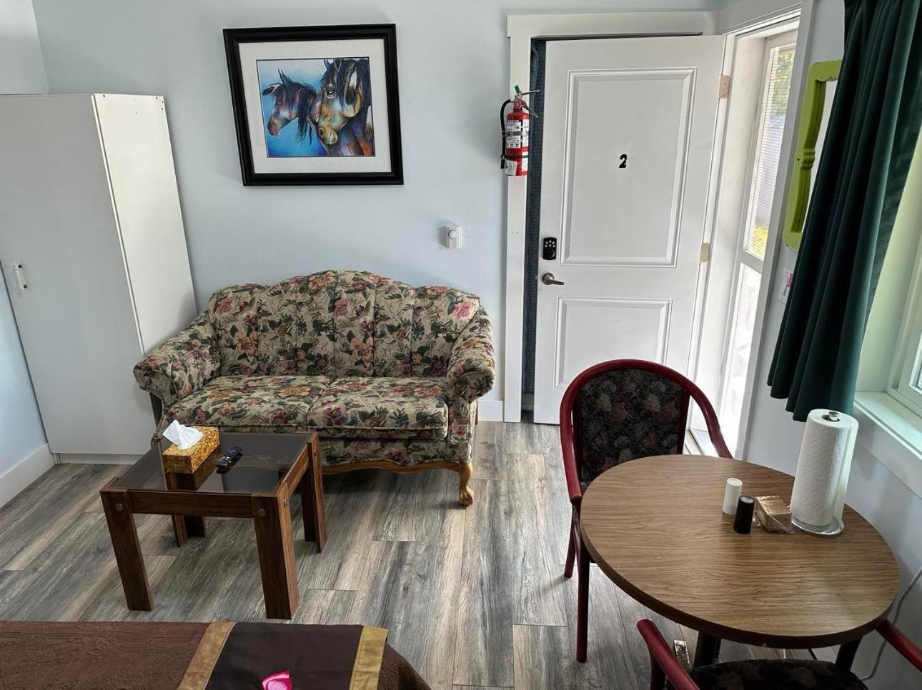 Guest Suite - Private Retreat - J-1