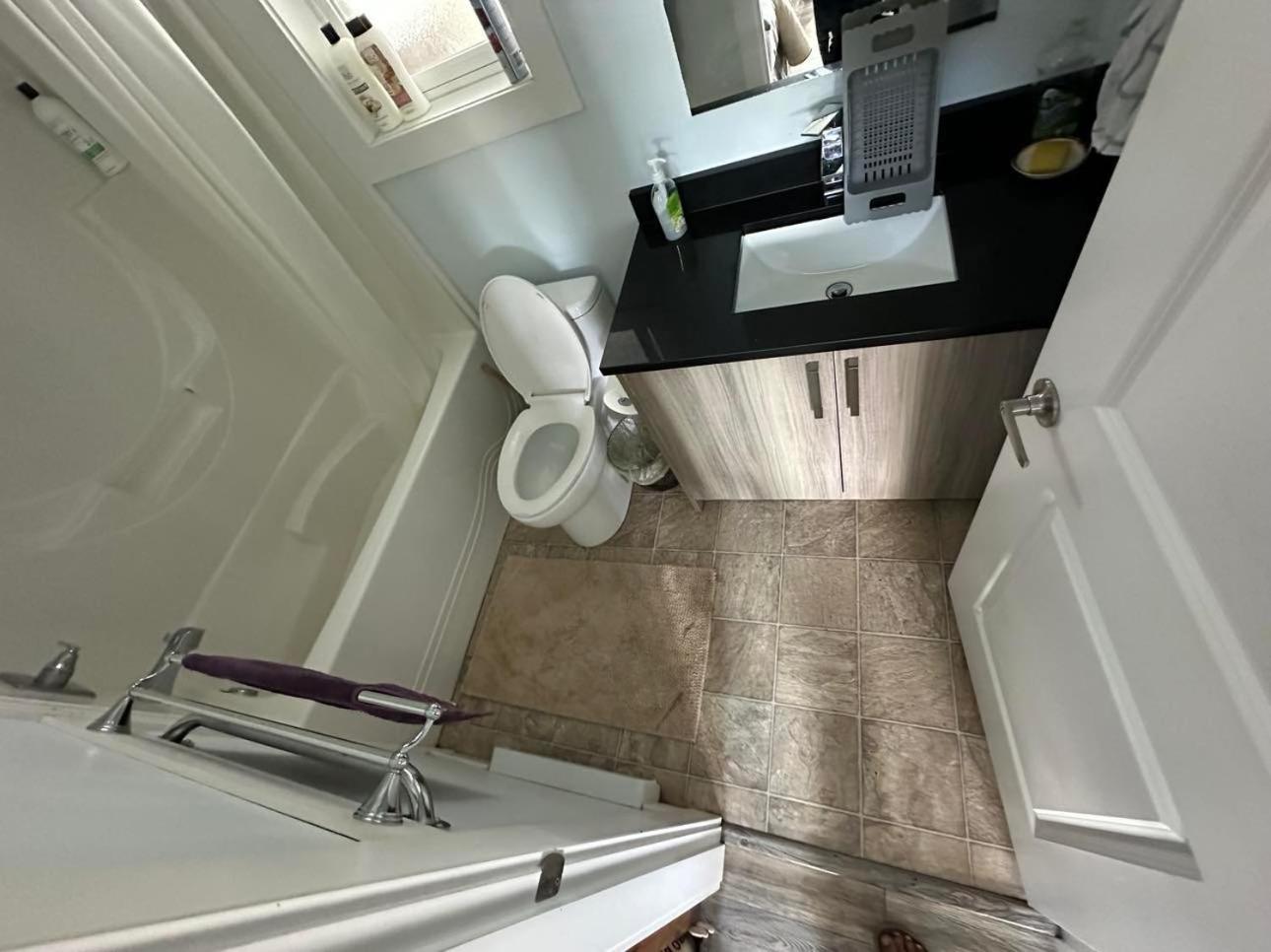 Guest Suite - Private Retreat - J-1