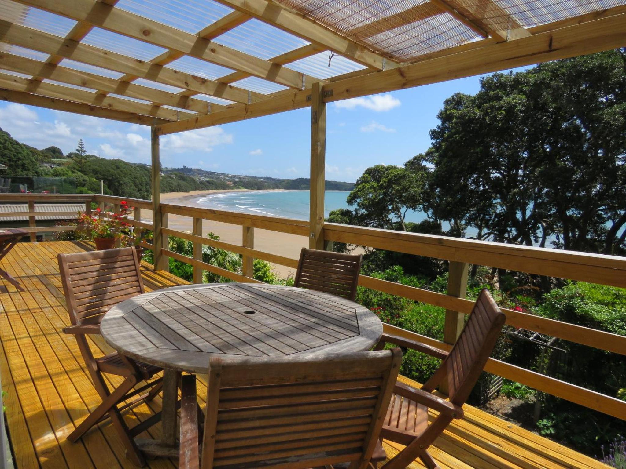 Kotare Kottage - Beachfront Escape