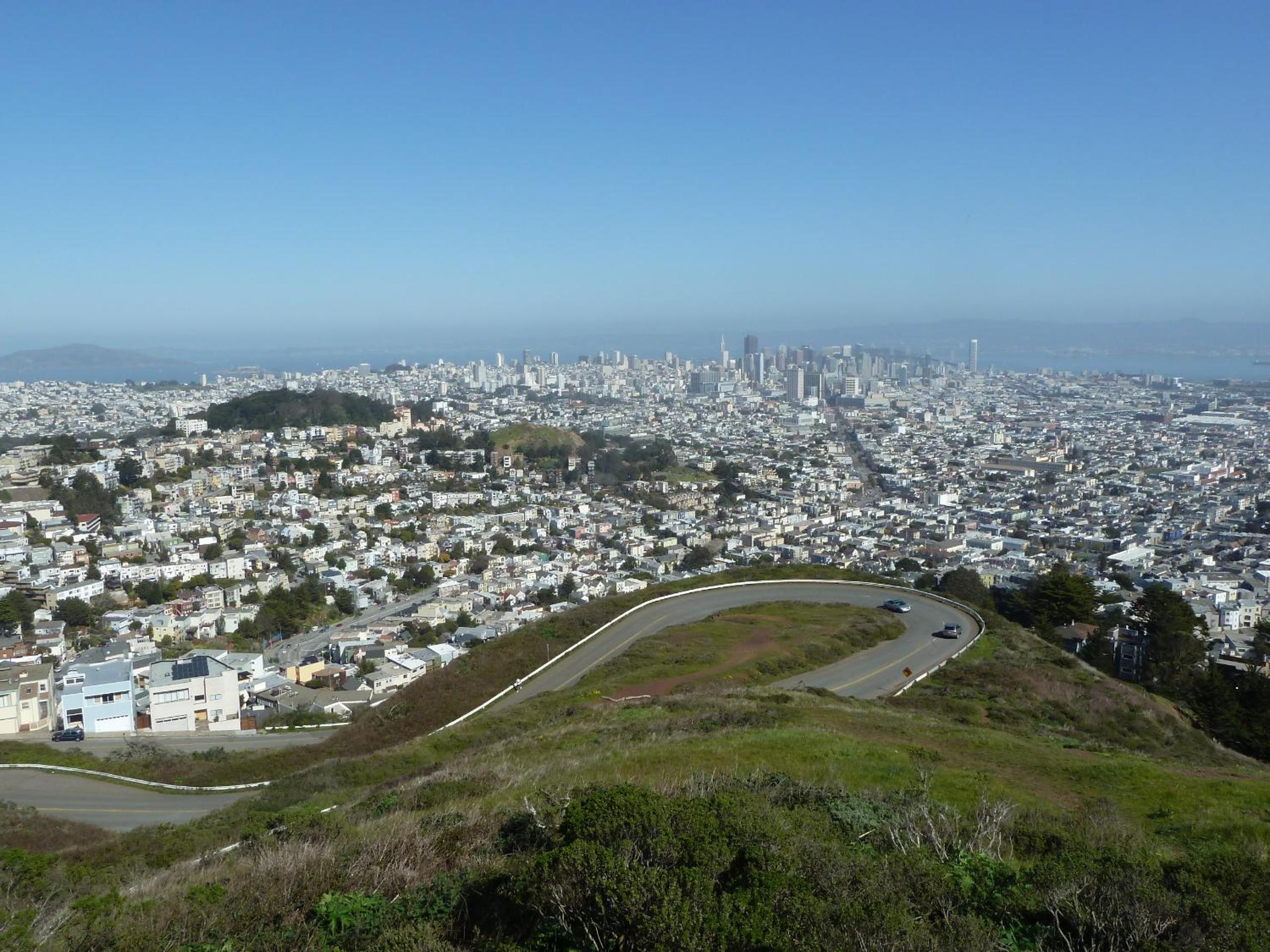 Stunning SanFran Casa close to Center and steps from Ocean