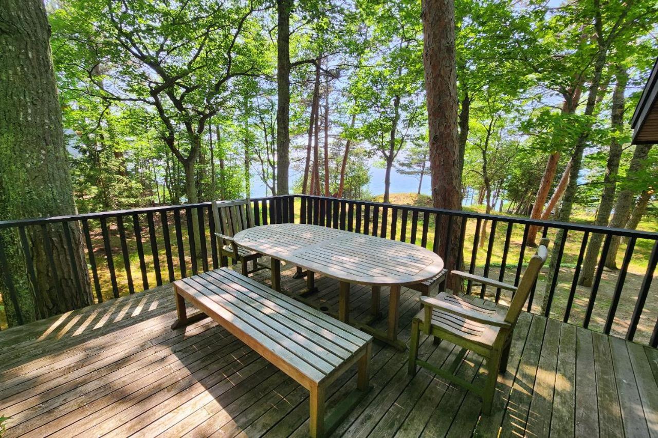 Tree Fort - Honeymoon Cottage on Lake Michigan view 3