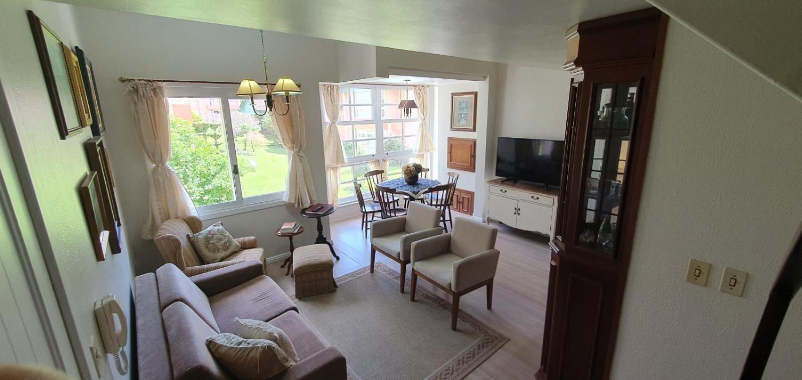 Duplex Floresta Negra - Sua Base perfeita em Gramado! Ótima LOCALIZAÇÃO LAGONegro 500m - 02 Quartos e 02 Banheiros para FAMILIA em CONDOMINIO FECHAD0, cozi