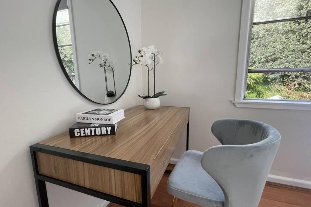 Morwell Pet friendly 3BR Retreat Free Parking Netflix
