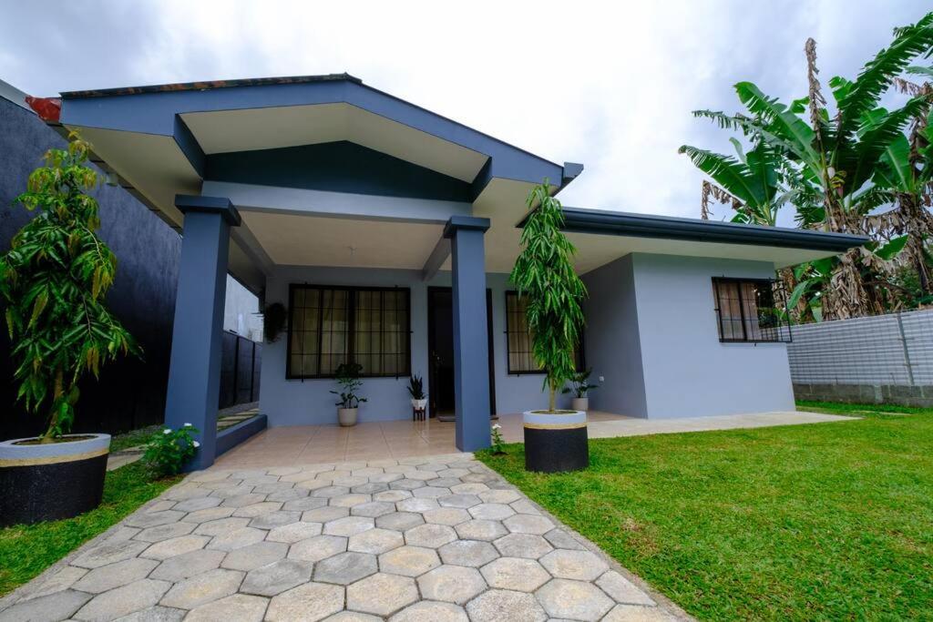 su casa vacacional fortuna arenal con piscina